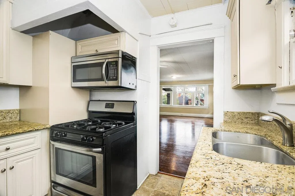 3574 4th Ave. (-80), San Diego, CA, 92103
