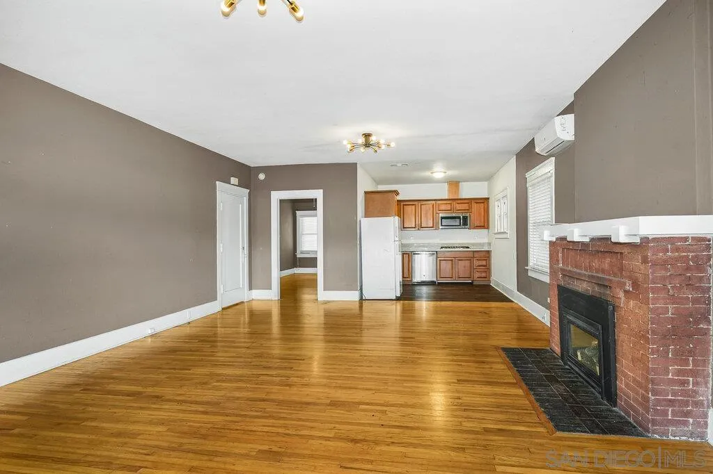 3574 4th Ave. (-80), San Diego, CA, 92103