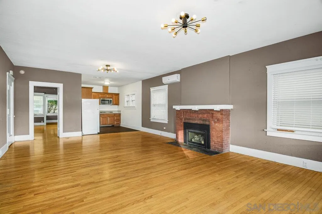 3574 4th Ave. (-80), San Diego, CA, 92103