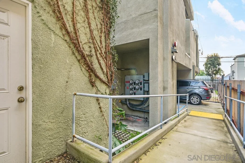 3574 4th Ave. (-80), San Diego, CA, 92103
