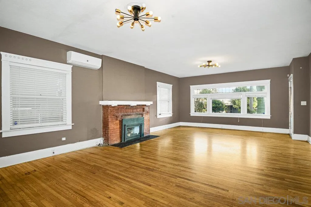 3574 4th Ave. (-80), San Diego, CA, 92103
