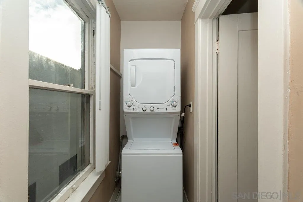 3574 4th Ave. (-80), San Diego, CA, 92103