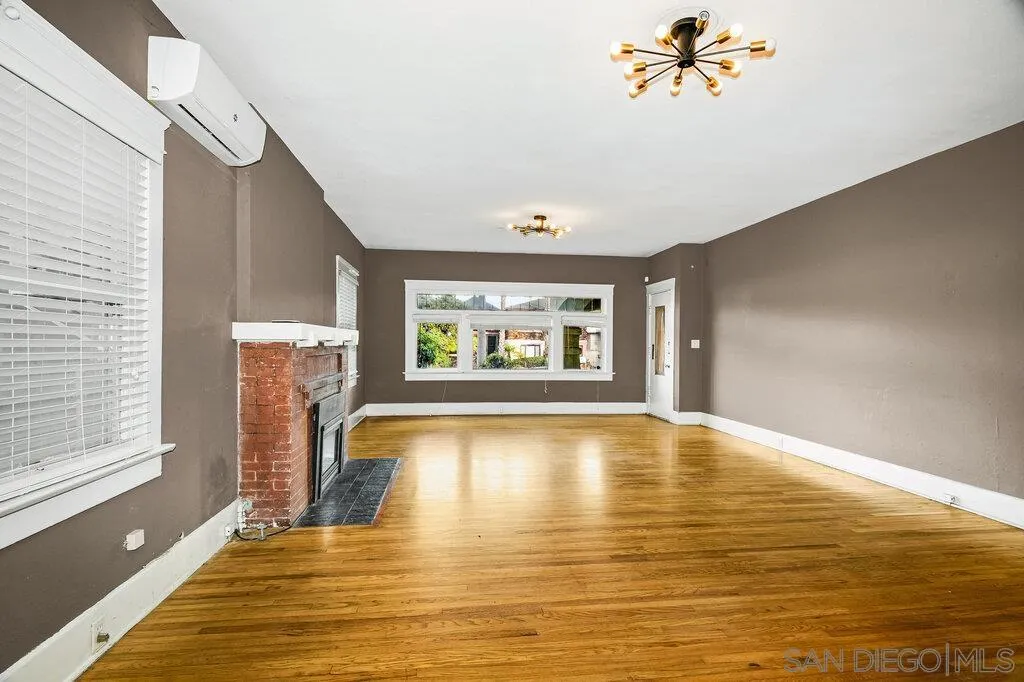 3574 4th Ave. (-80), San Diego, CA, 92103