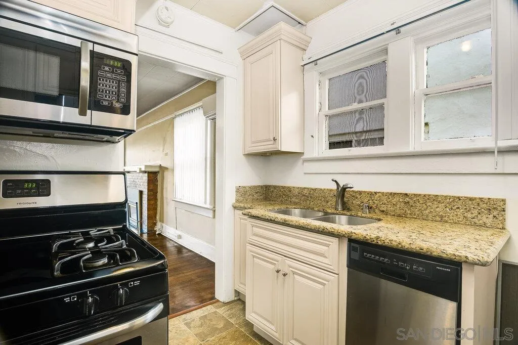 3574 4th Ave. (-80), San Diego, CA, 92103