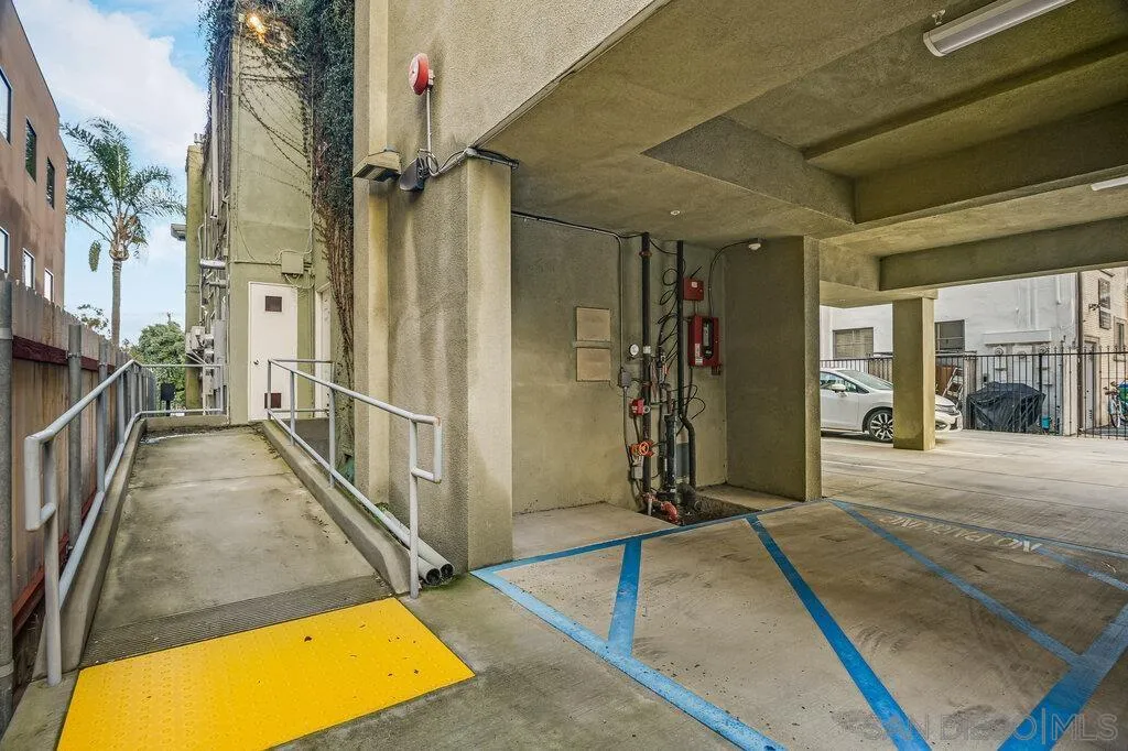 3574 4th Ave. (-80), San Diego, CA, 92103