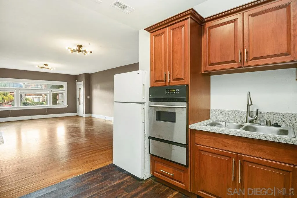 3574 4th Ave. (-80), San Diego, CA, 92103