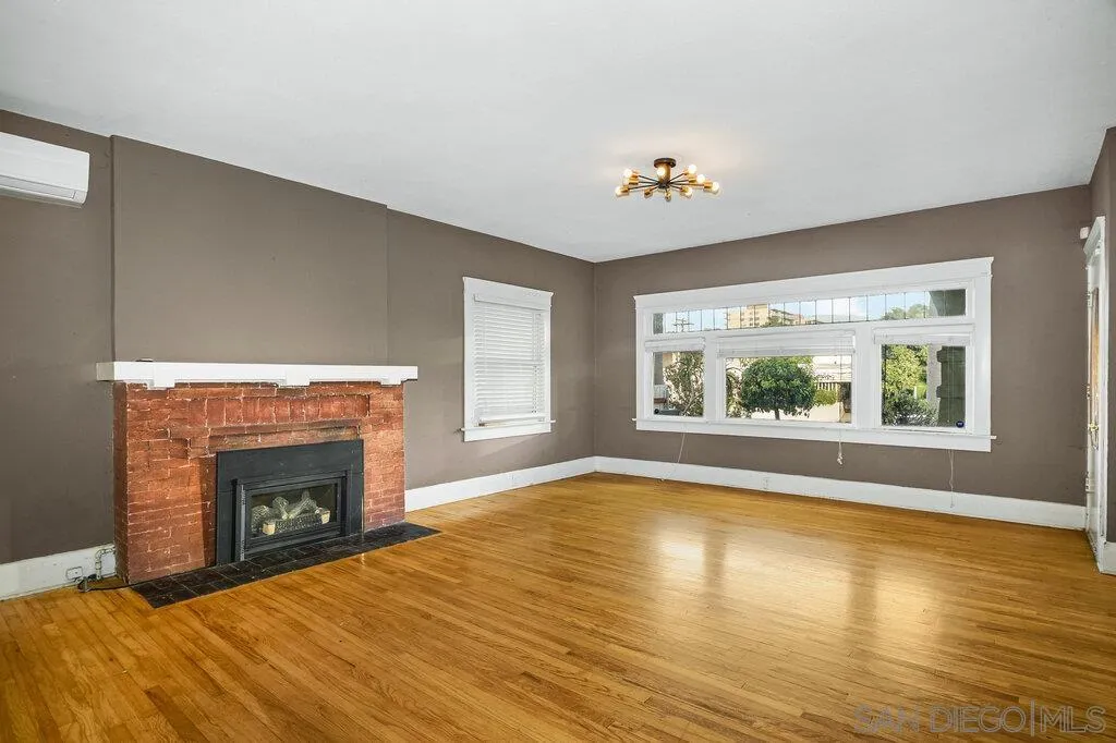 3574 4th Ave. (-80), San Diego, CA, 92103