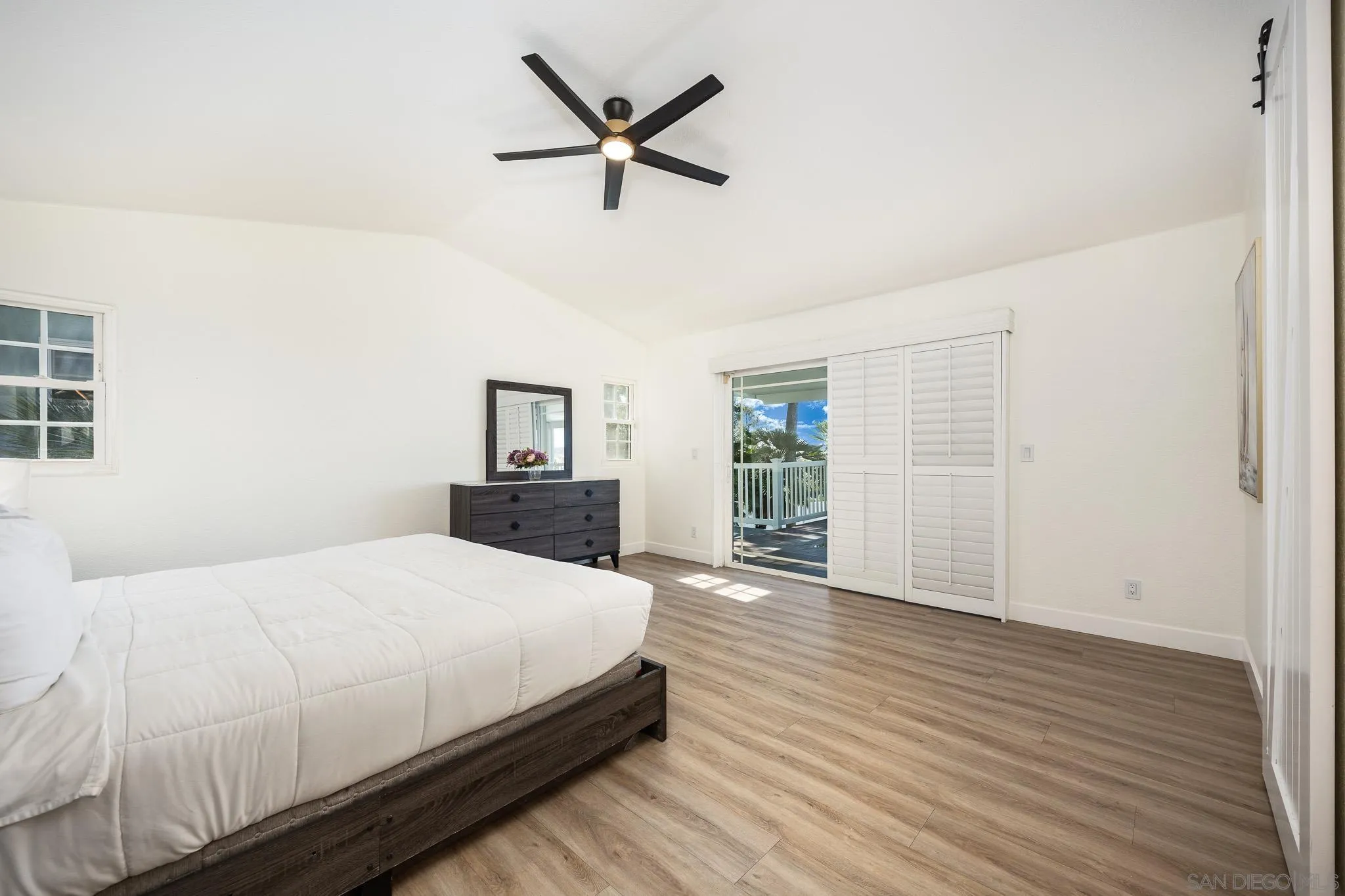 https://cdn.realtyfeed.com/cdn/127/2600404/a66dee372aa780146da624612497c7b6.webp