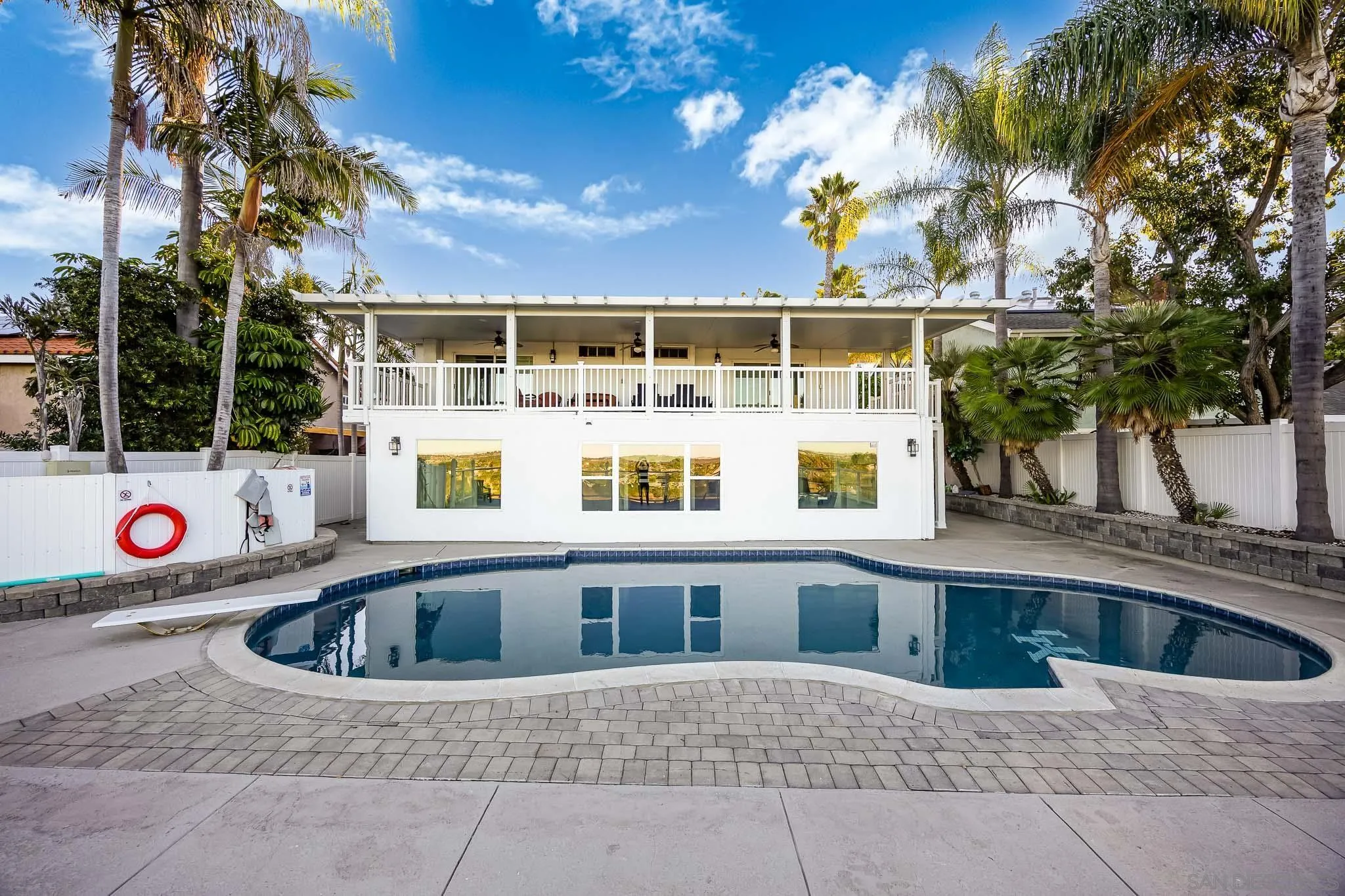 https://cdn.realtyfeed.com/cdn/127/2600404/eebe2965313634358c2890f592343a73.webp