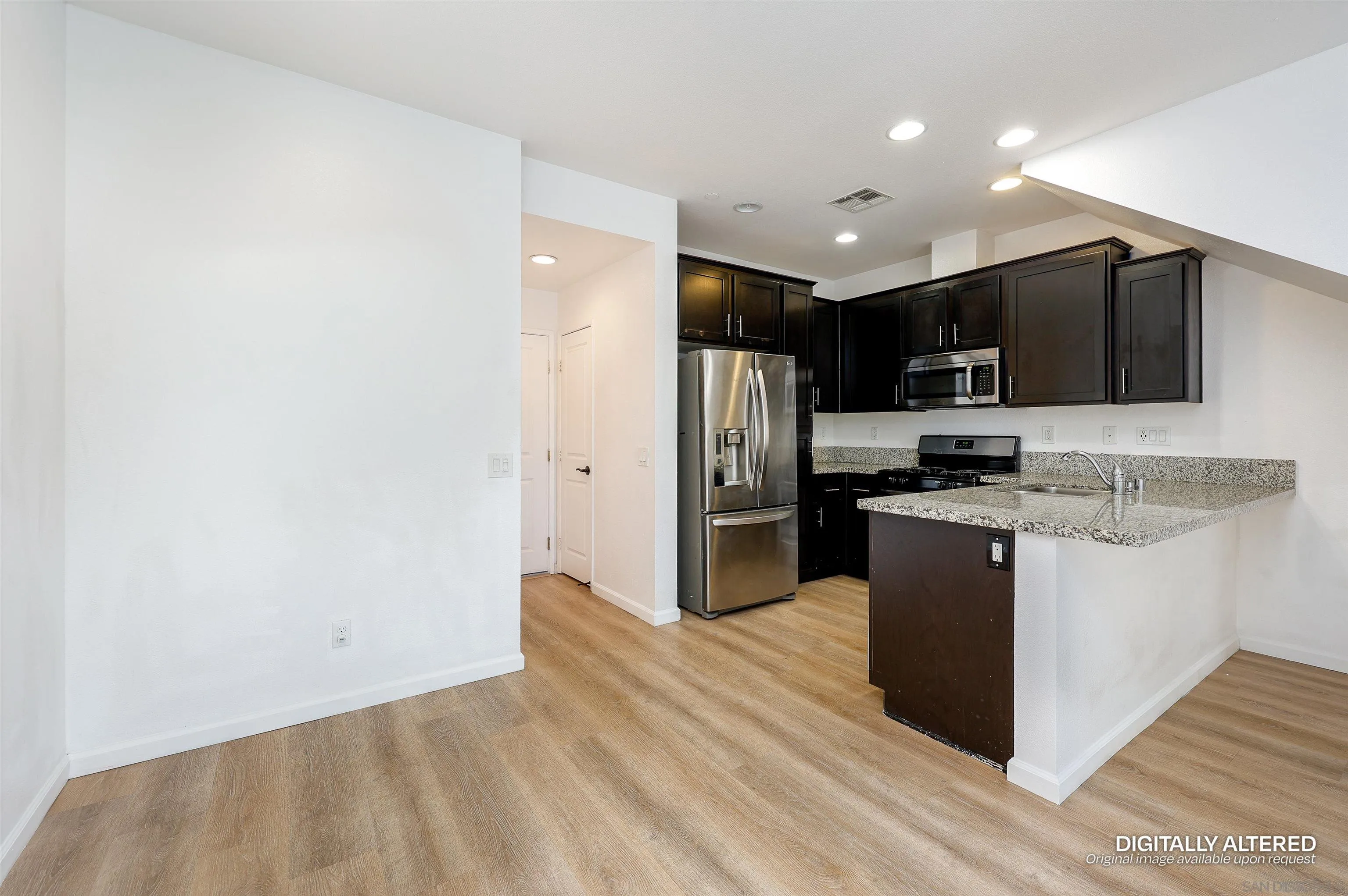 Photo #9: 2600405 Listing: Photo #9