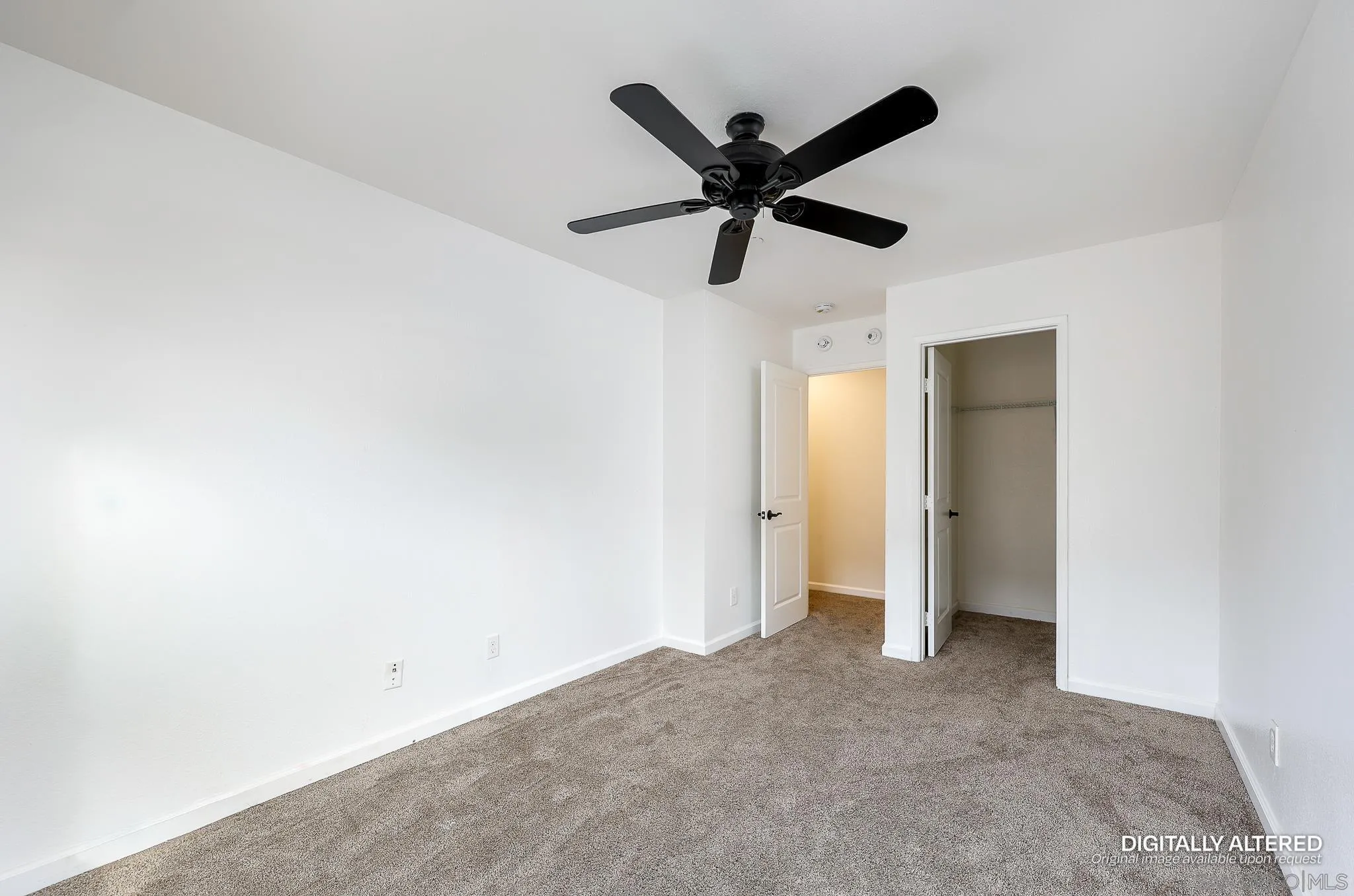 Photo #23: 2600405 Listing: Photo #23