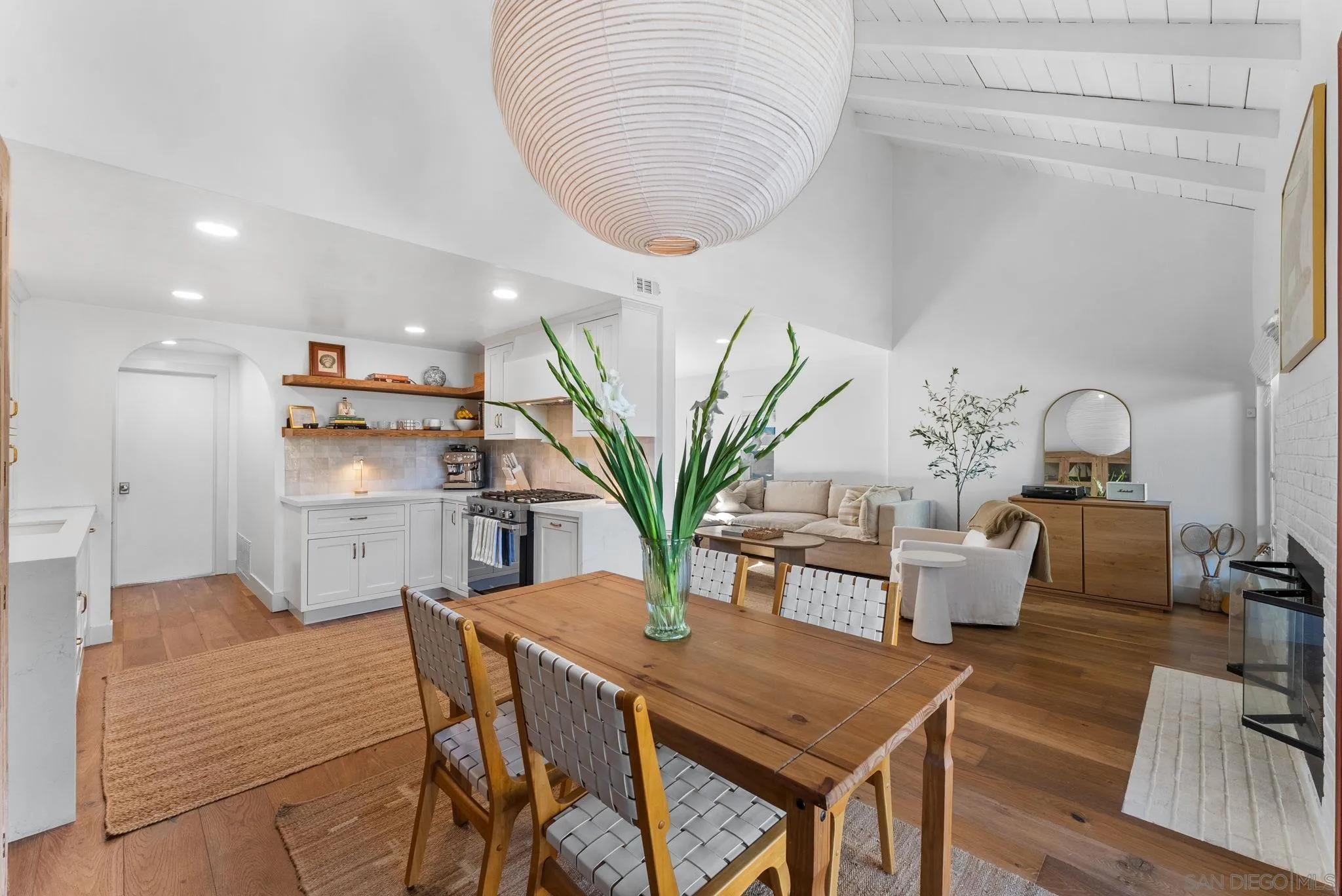 Photo #8: 2600406 Listing: Photo #8