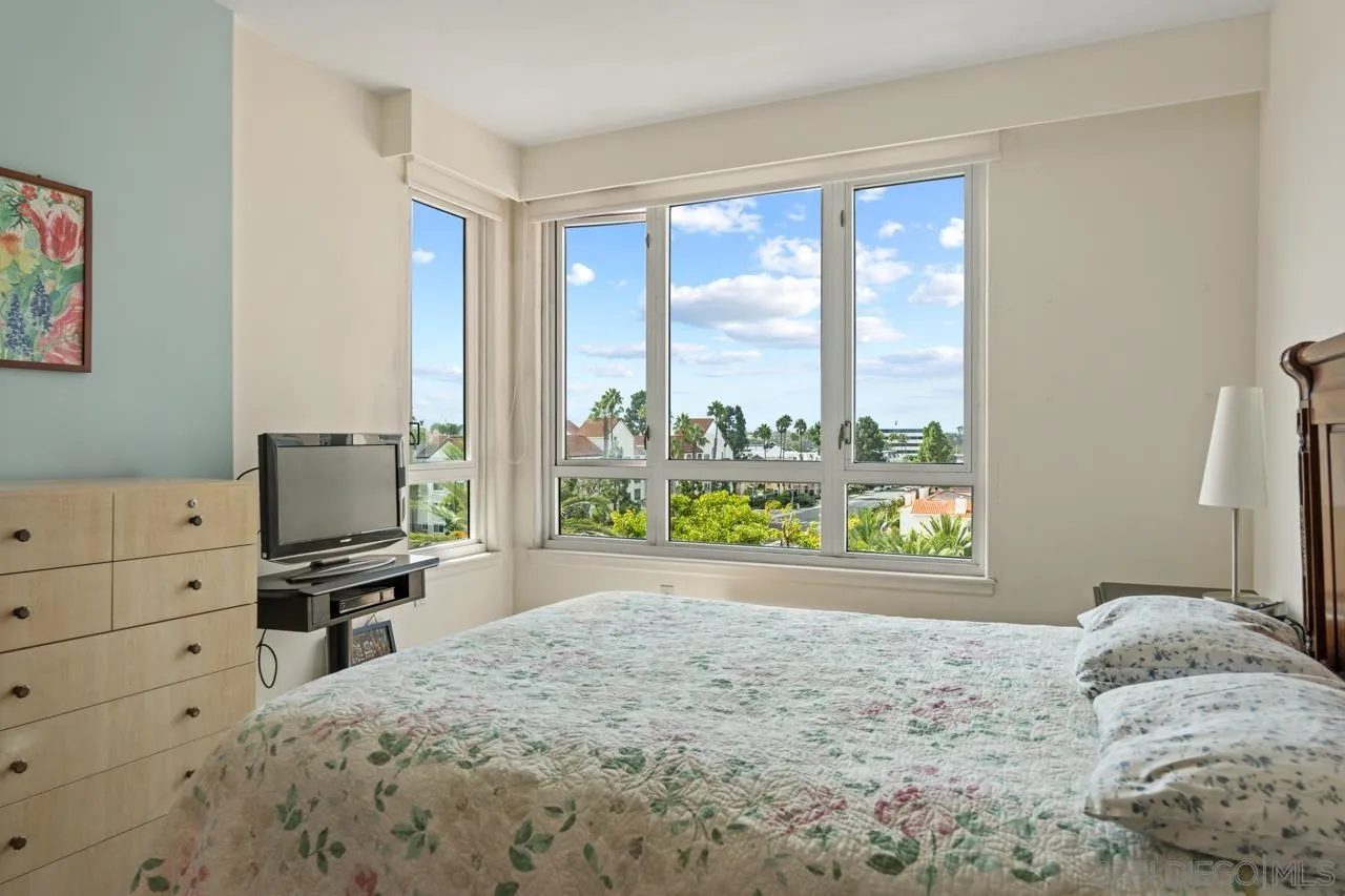 Photo #15: 2600408 Listing: Photo #15