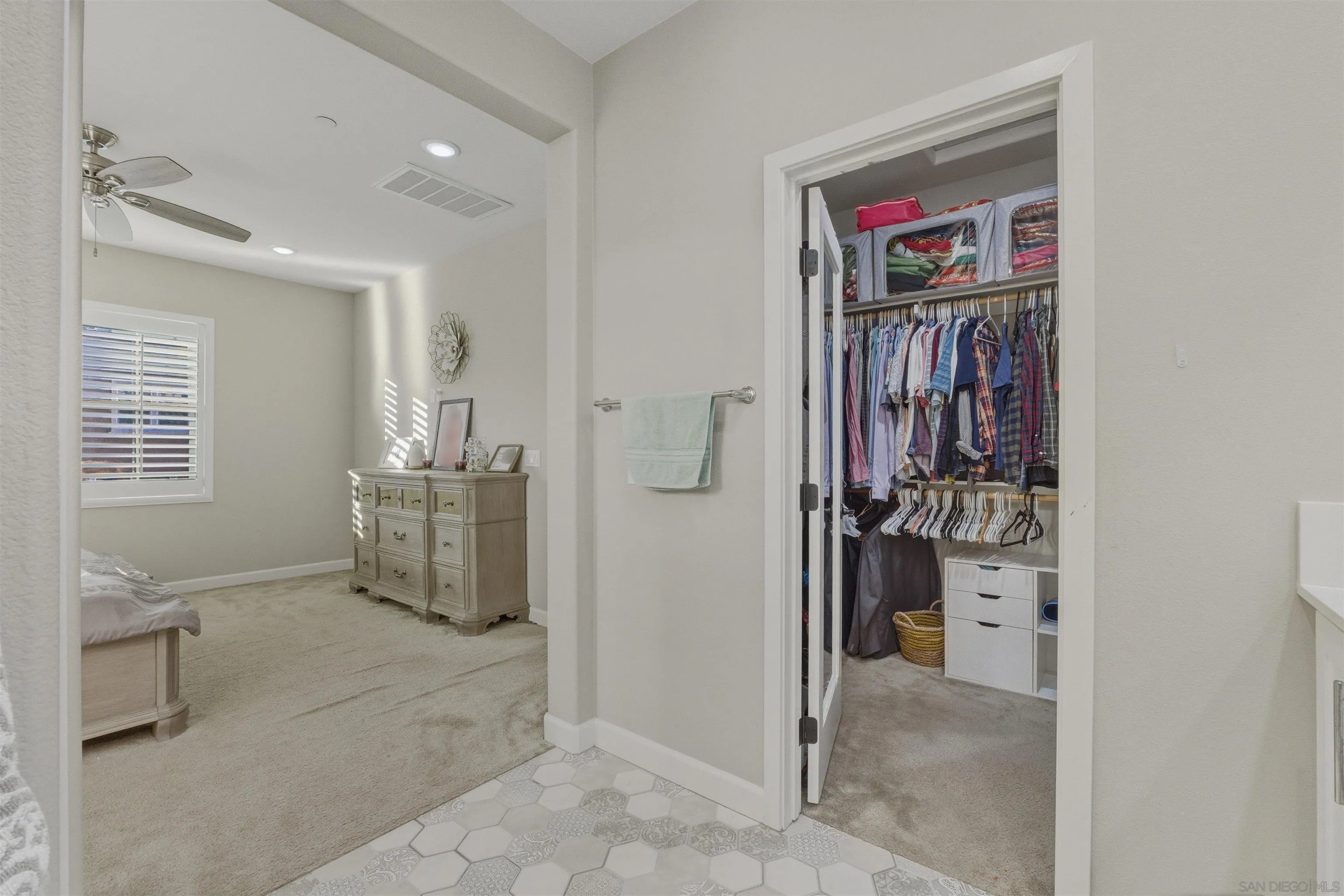 Photo #17: 2600409 Listing: Photo #17