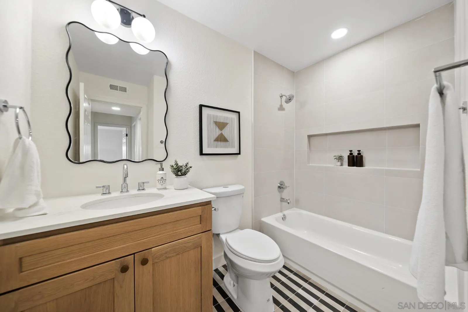 Photo #24: 2600411 Listing: Photo #24