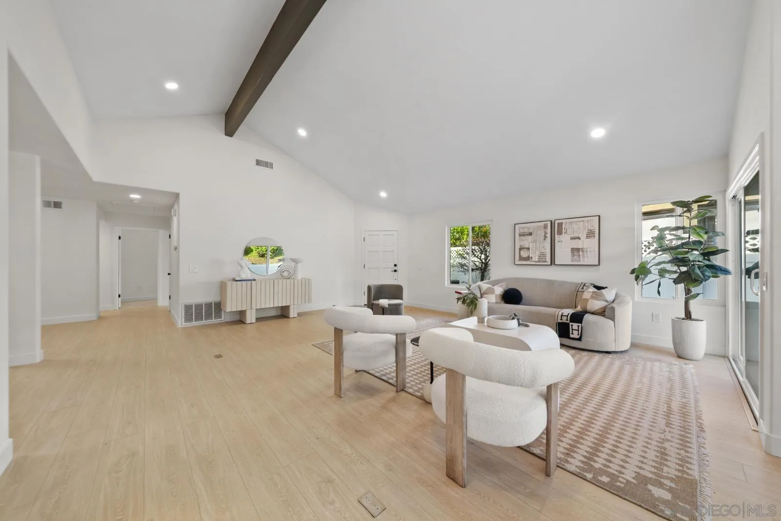 Photo #4: 2600411 Listing: Photo #4