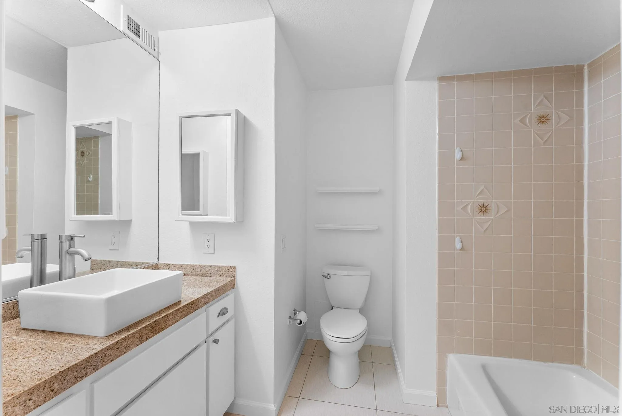 Photo #15: 2600421 Listing: Photo #15