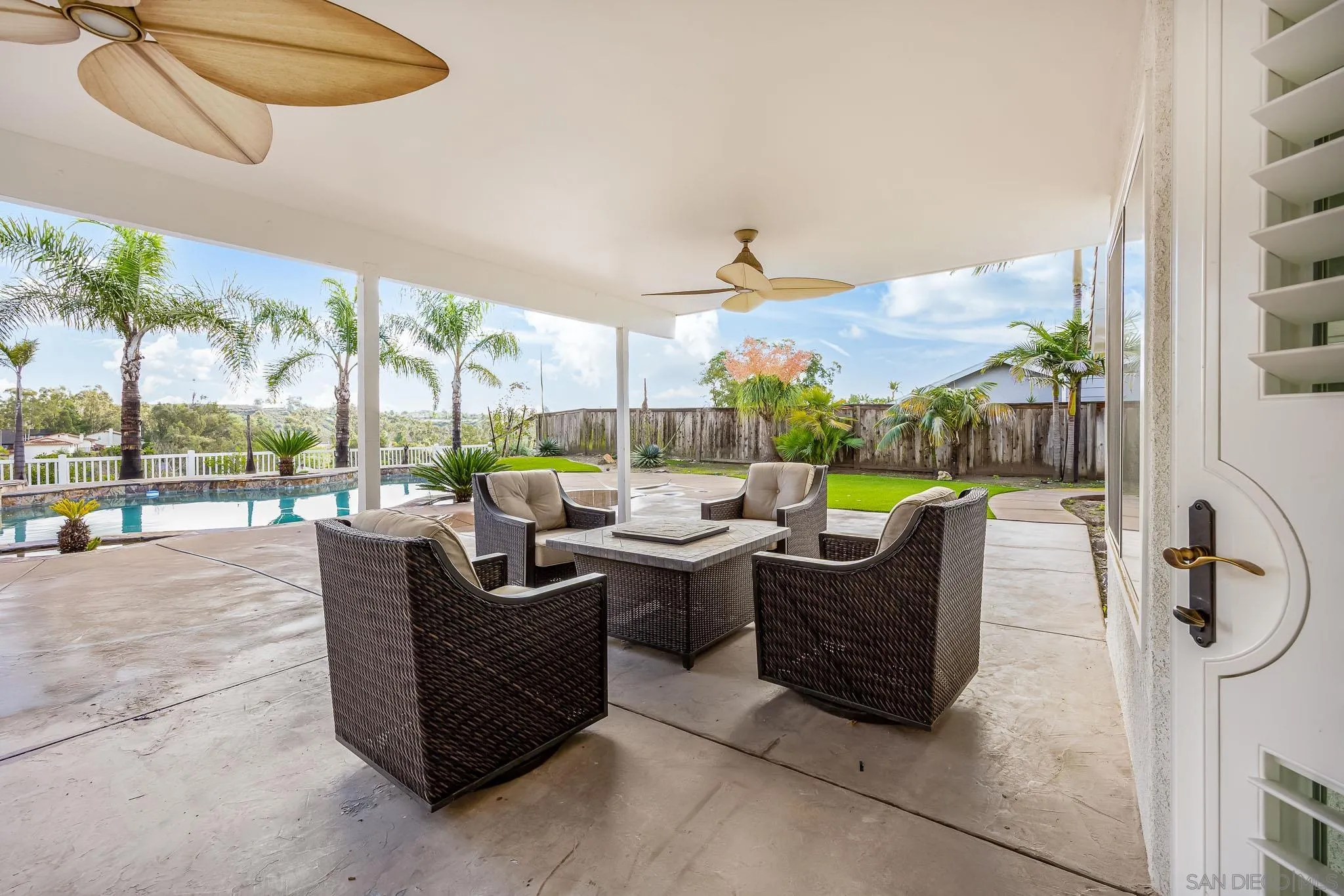 https://cdn.realtyfeed.com/cdn/127/2600423/1266de7770d5d329a846cc6ac4a87b80.webp