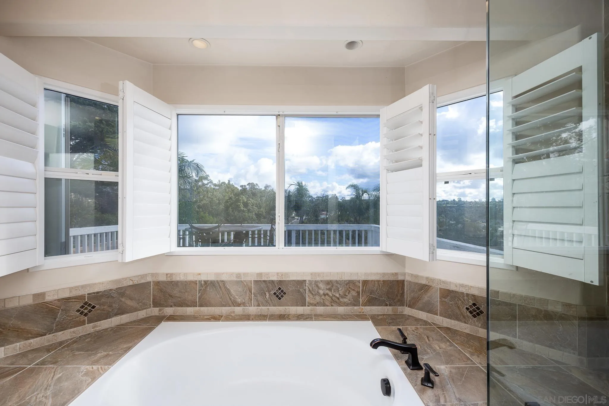 https://cdn.realtyfeed.com/cdn/127/2600423/36633d682b8fb95a29dbb3c6f060db73.webp