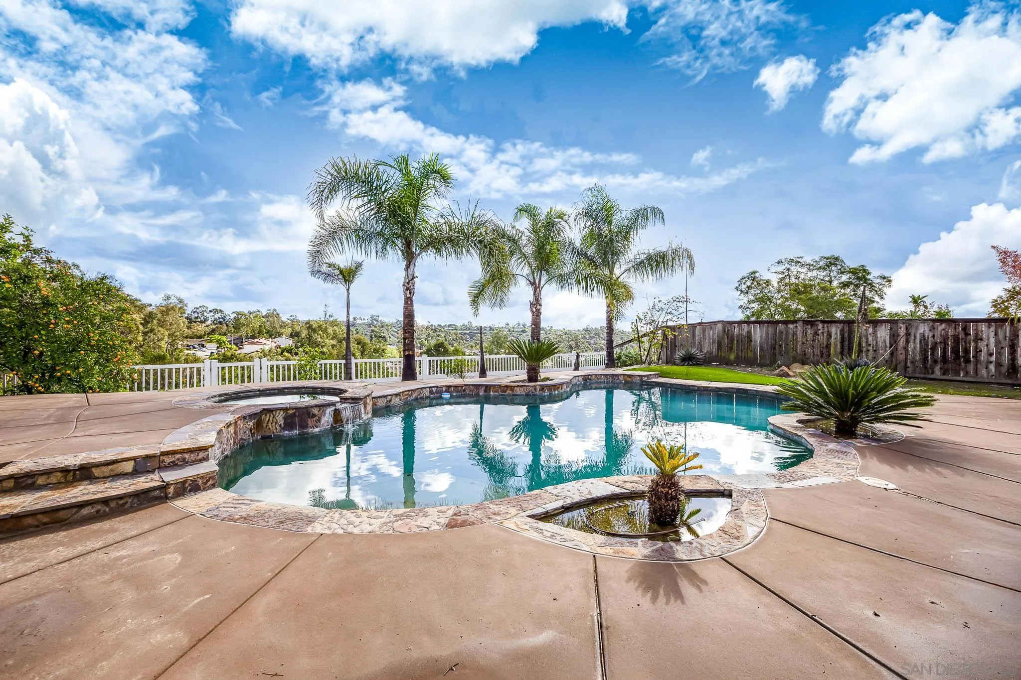 https://cdn.realtyfeed.com/cdn/127/2600423/a5244388114f32e4596558a3eda6b3b5.webp