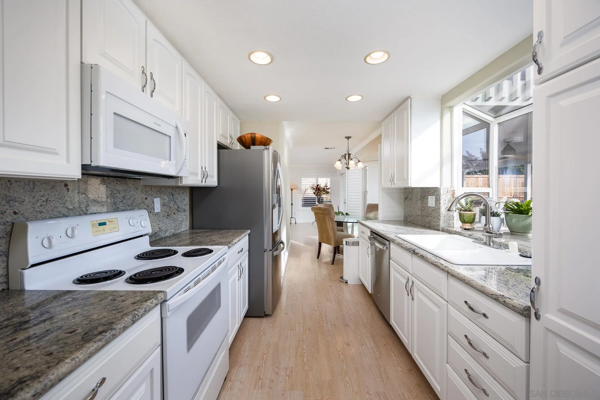 https://cdn.realtyfeed.com/cdn/127/2600423/ff2e6f94718046e123cc9c7b69d113e5.webp