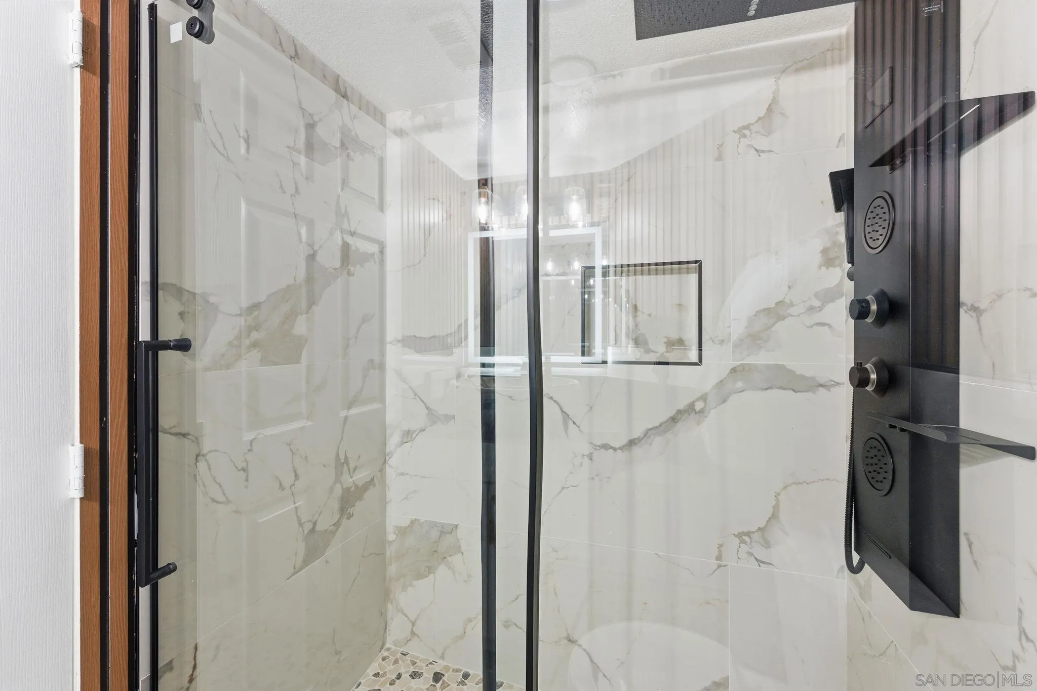 https://cdn.realtyfeed.com/cdn/127/2600432/594a5c8708875789618ef6cee2f3d347.webp