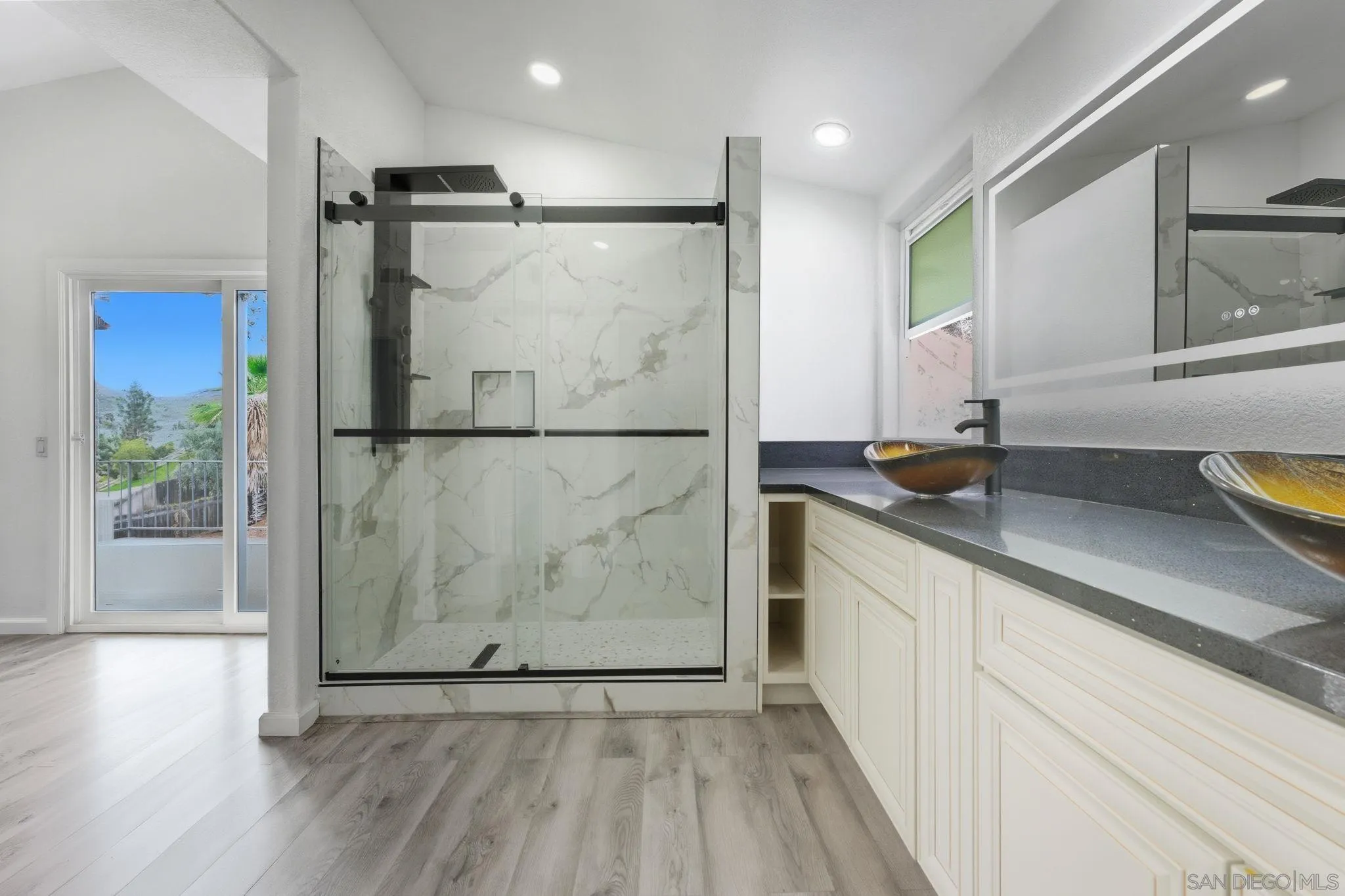 https://cdn.realtyfeed.com/cdn/127/2600432/aa0a90626f1a60a079839fbc6e9ab53c.webp