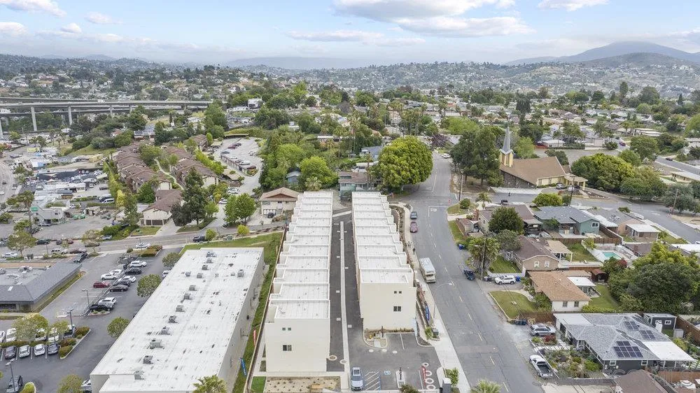 https://cdn.realtyfeed.com/cdn/127/2600440/10fe0116833de5929b77fdef890ae90f.webp