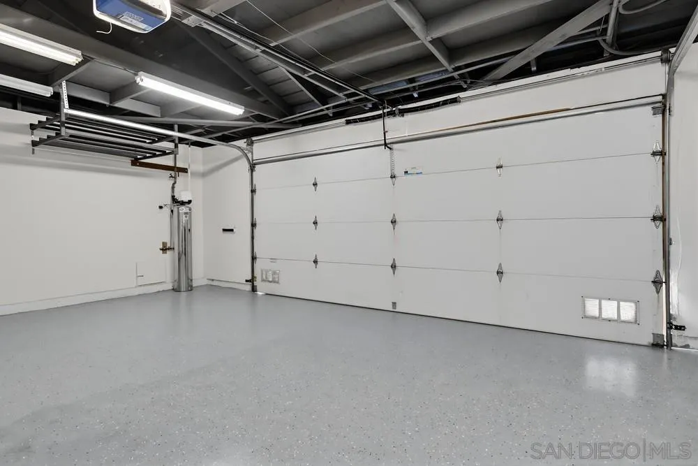 Photo #40: 2600444 Listing: Photo #40