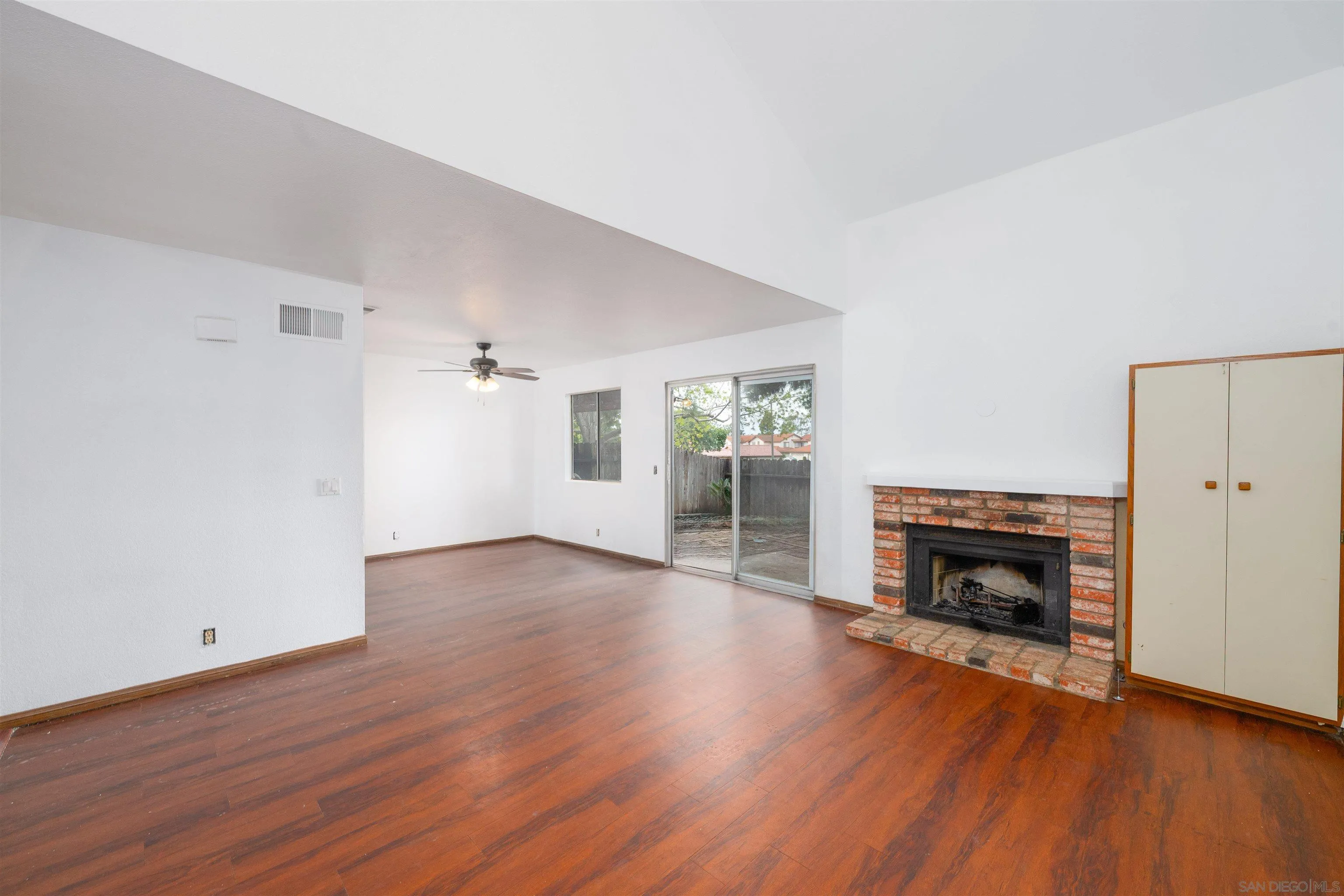 Photo #9: 2600448 Listing: Photo #9