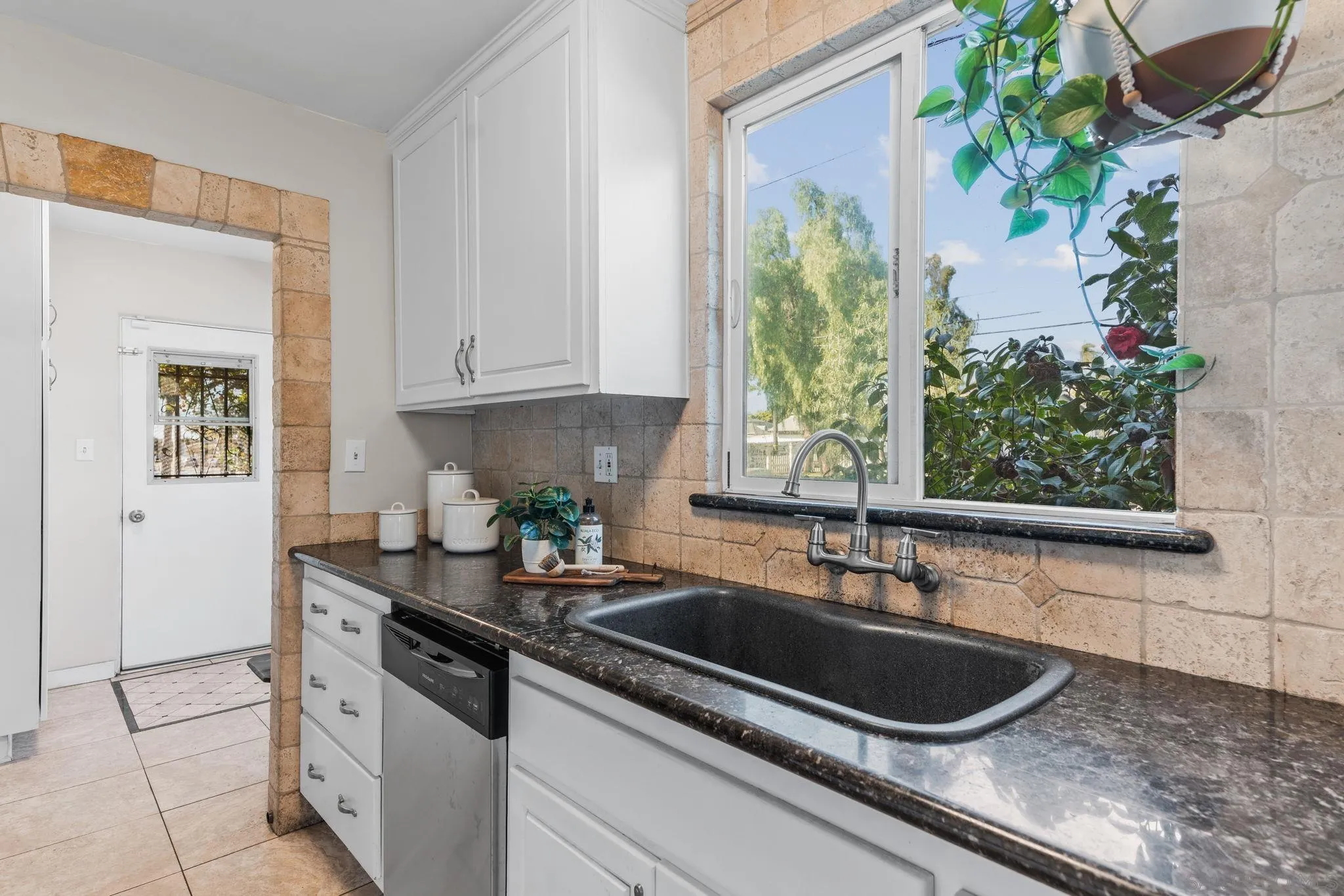https://cdn.realtyfeed.com/cdn/127/2600450/ed6fb64acc99327225ab69d860656110.webp