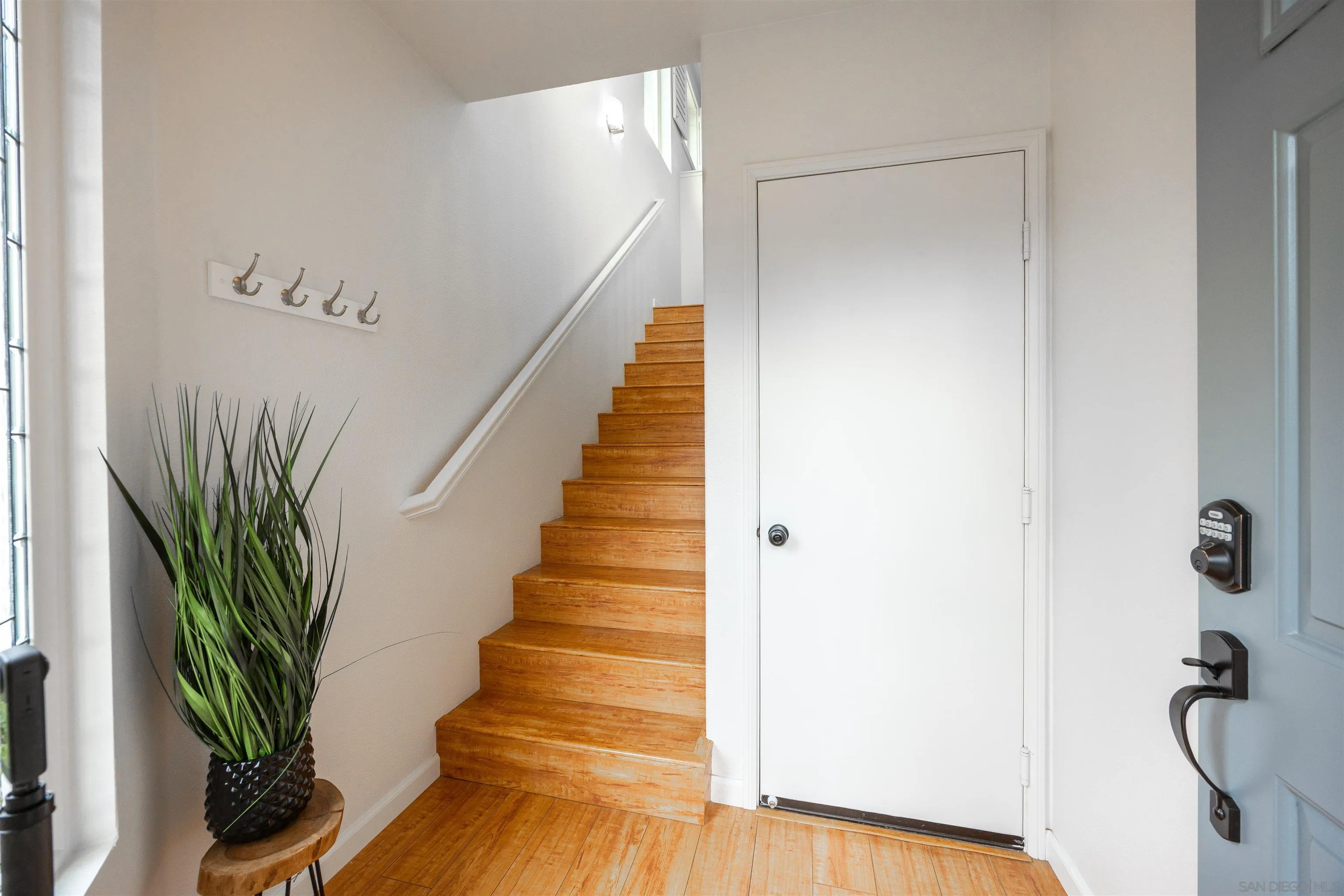 Photo #4: 2600452 Listing: Photo #4