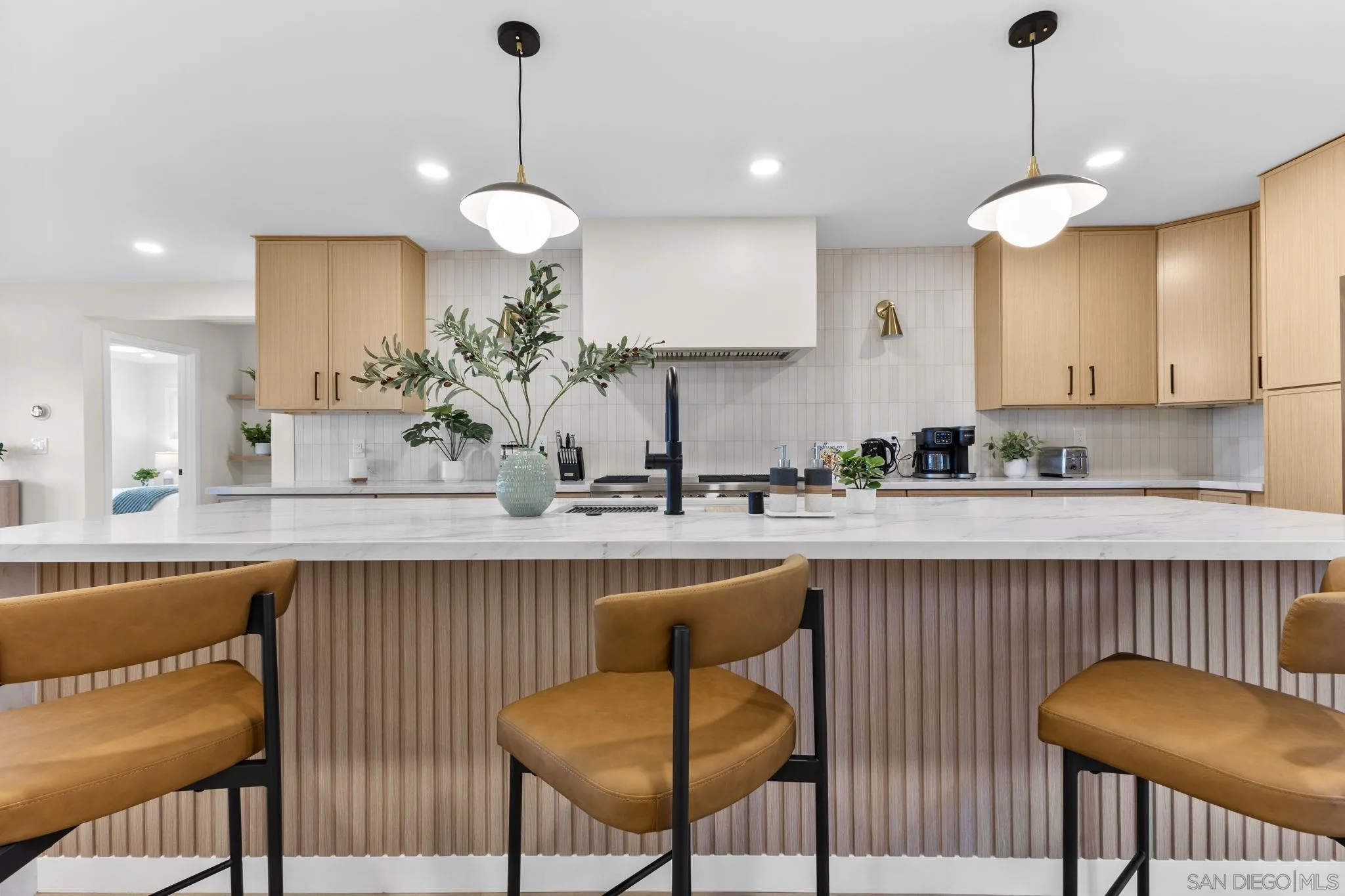 https://cdn.realtyfeed.com/cdn/127/2600462/71d4881af988ac40b266e4ee8807713a.webp