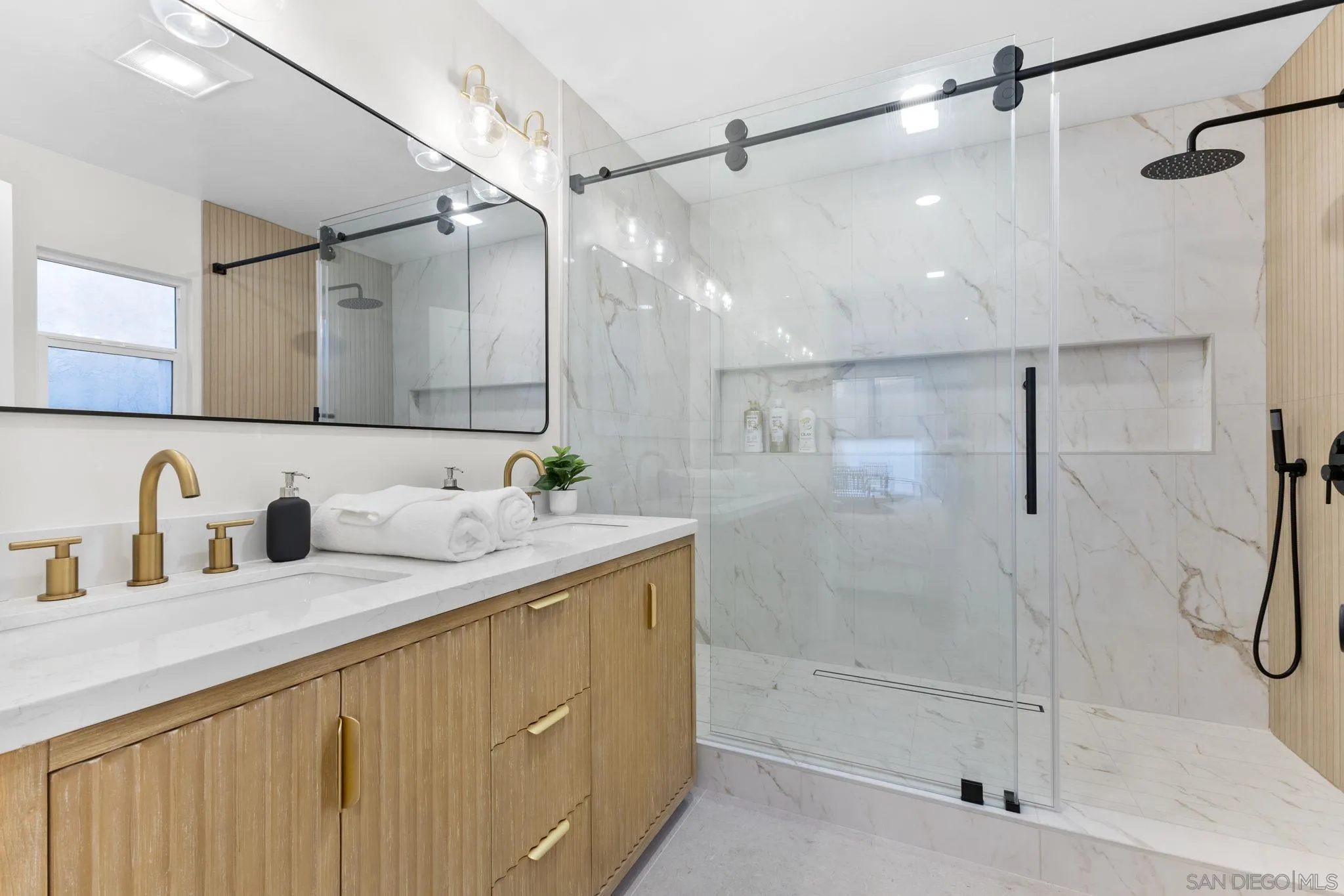 https://cdn.realtyfeed.com/cdn/127/2600462/e6b593cf94be2200278351c0dd60cc21.webp