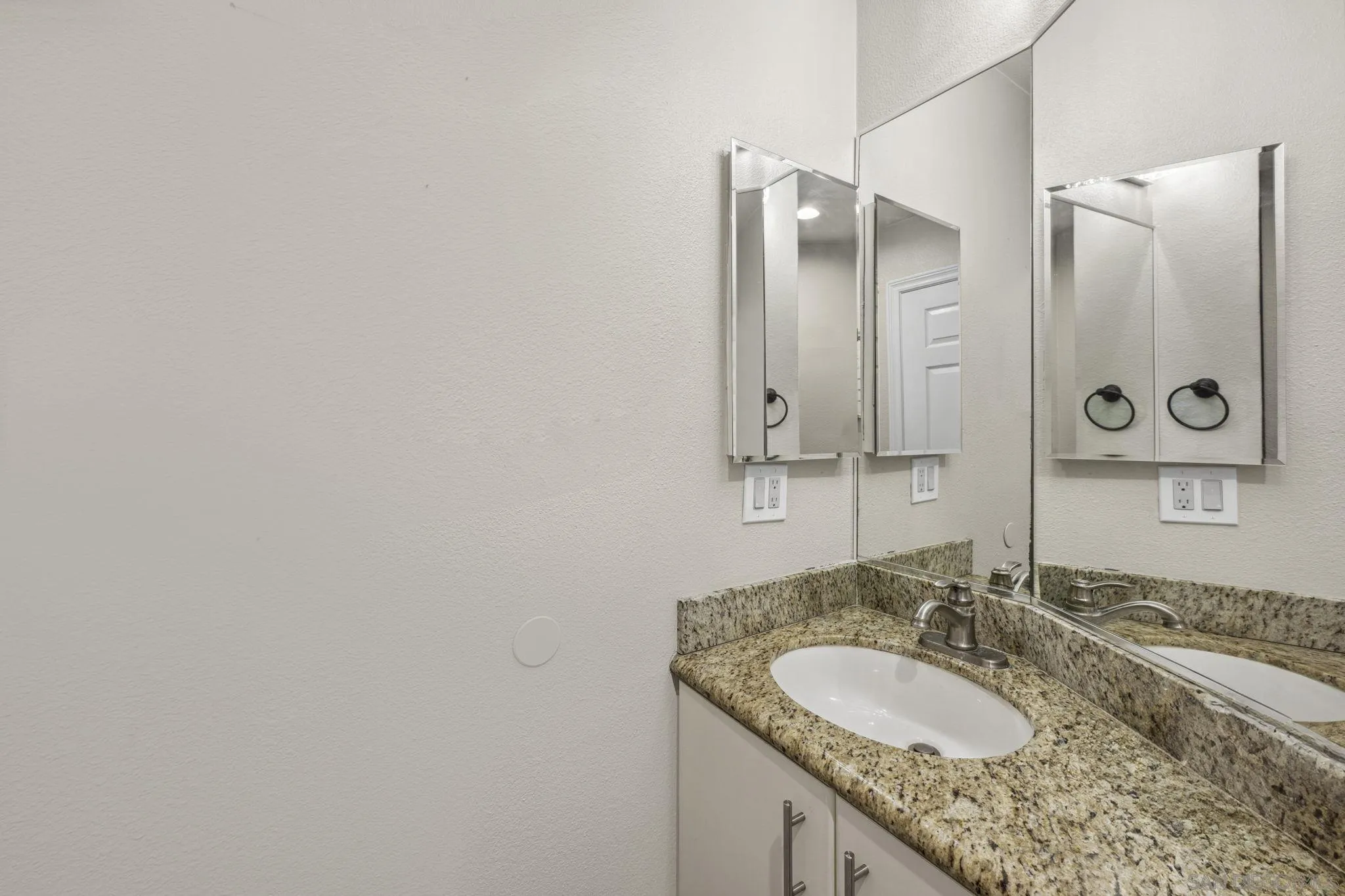 Photo #13: 2600465 Listing: Photo #13