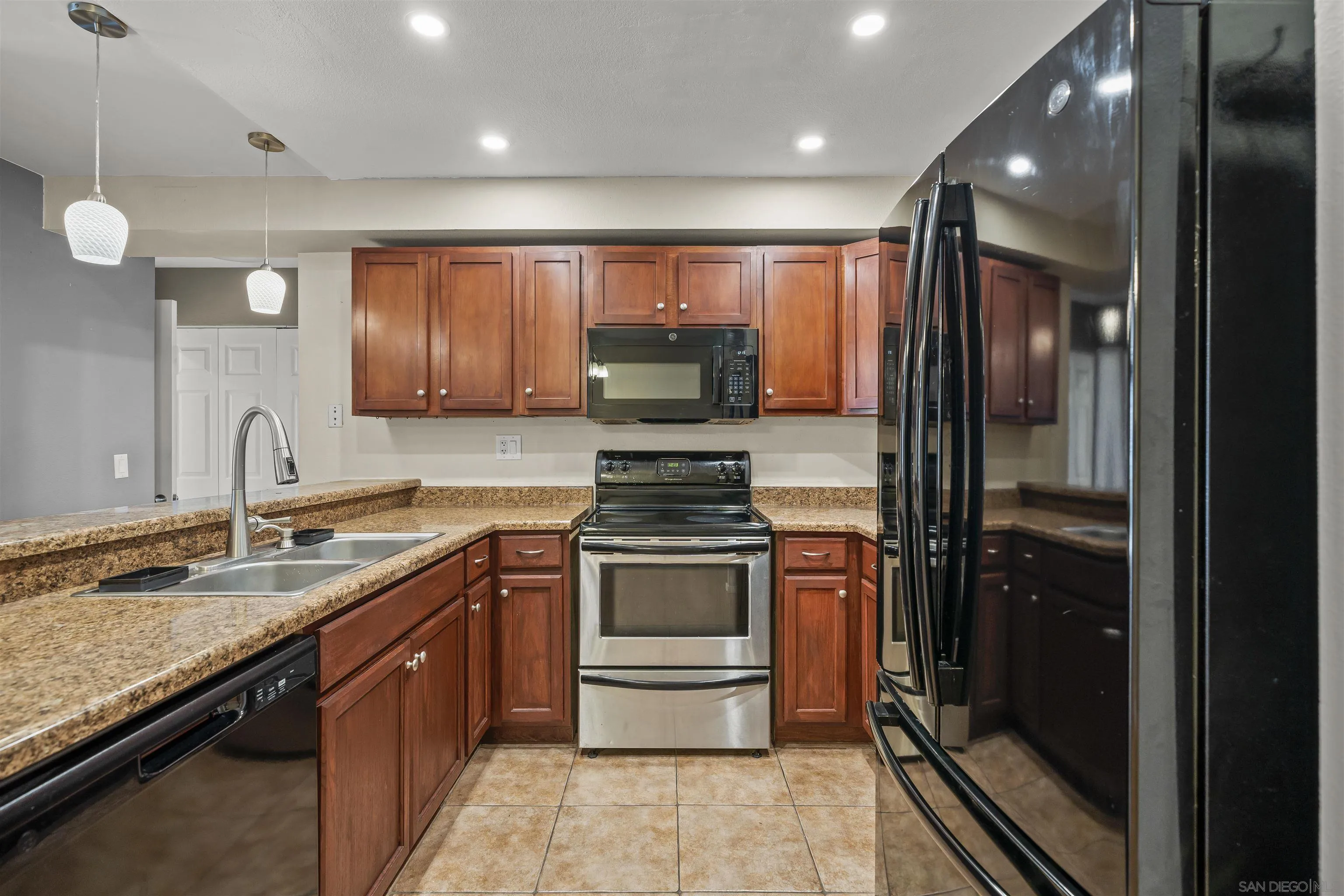 Photo #4: 2600466 Listing: Photo #4