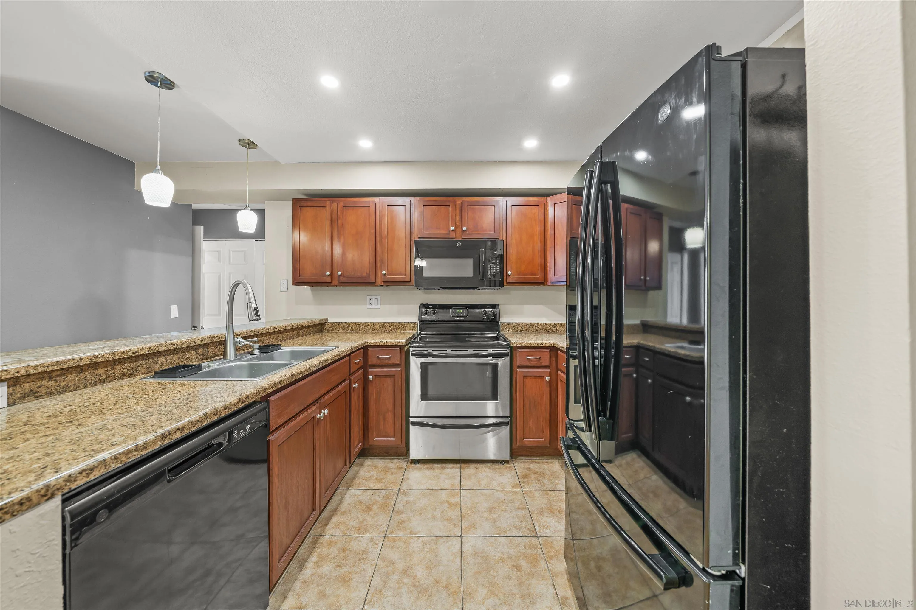 Photo #3: 2600466 Listing: Photo #3