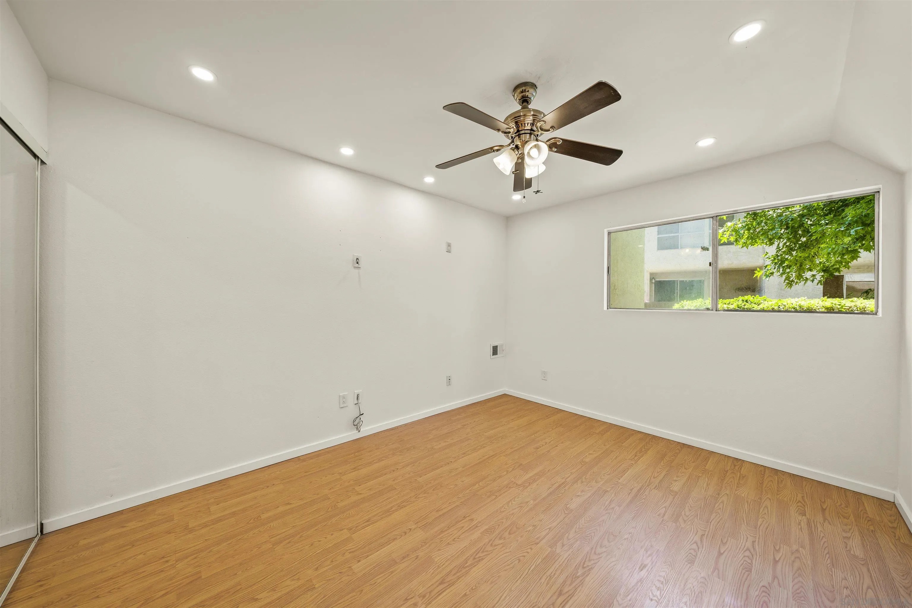 Photo #11: 2600466 Listing: Photo #11