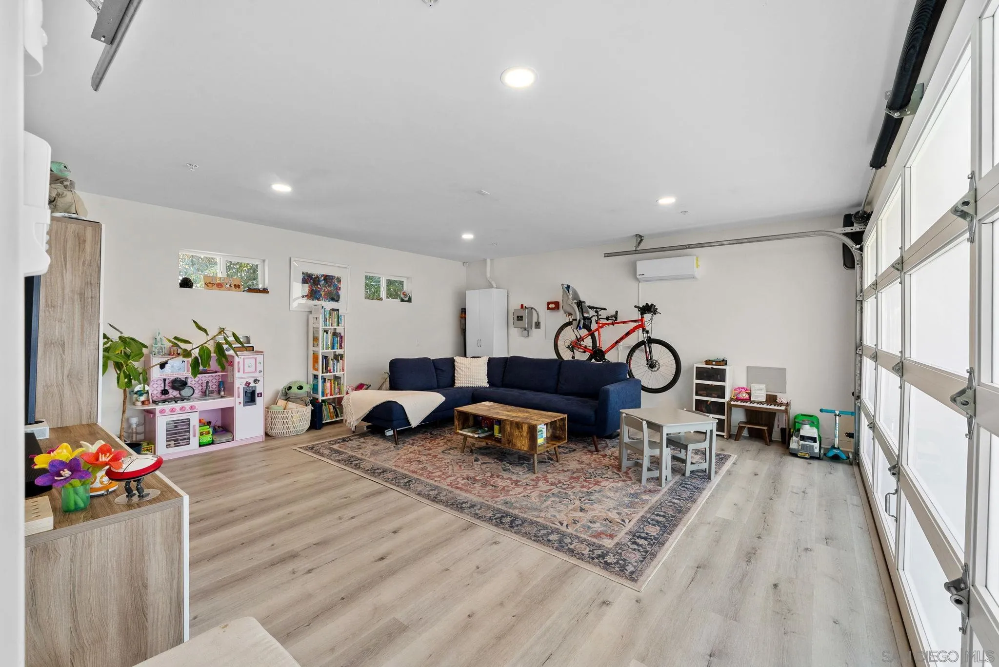 https://cdn.realtyfeed.com/cdn/127/2600471/3bd261838d8aaab654a24ade9836f979.webp