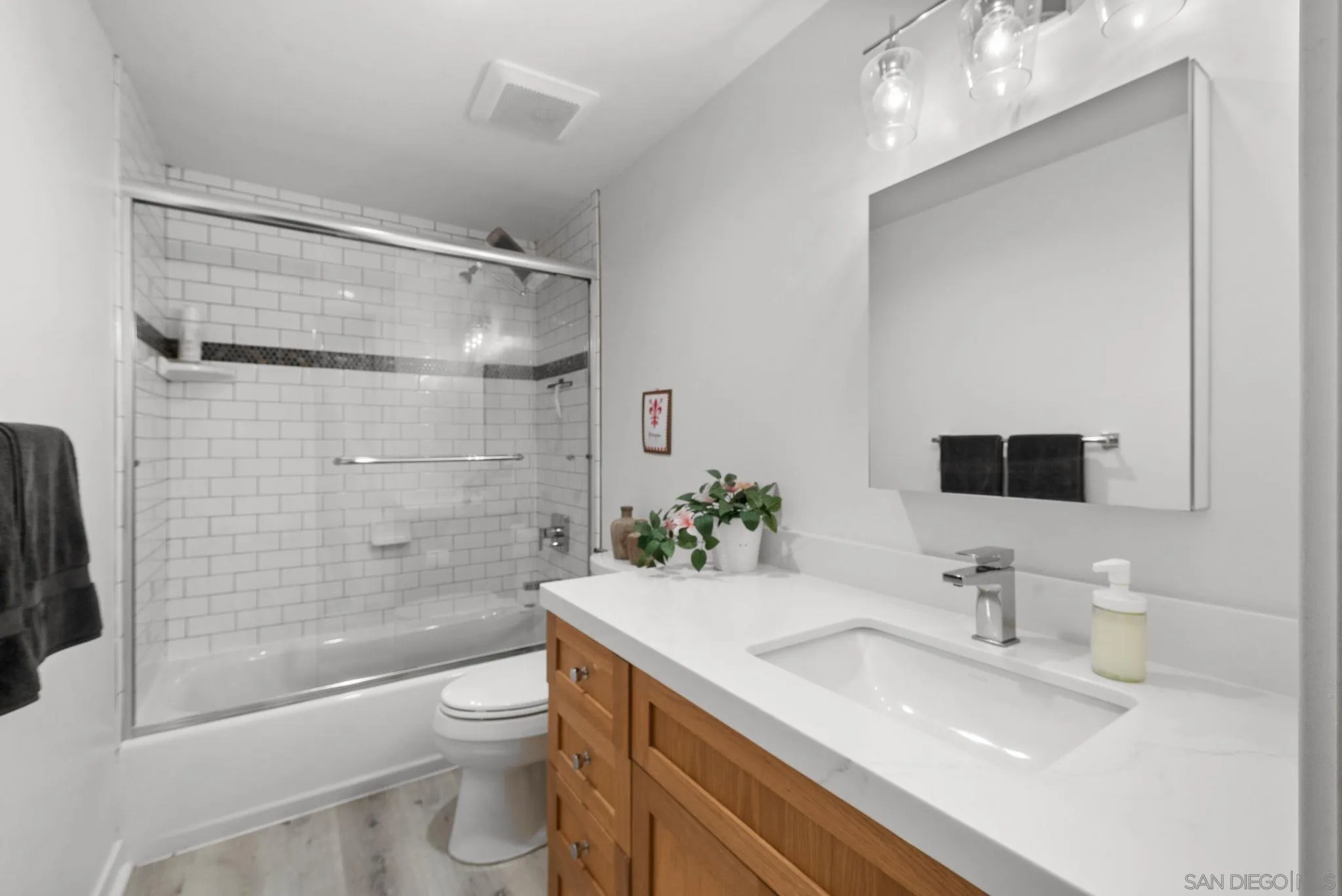 https://cdn.realtyfeed.com/cdn/127/2600471/f446a629c6efde5df80f0120d18ad842.webp