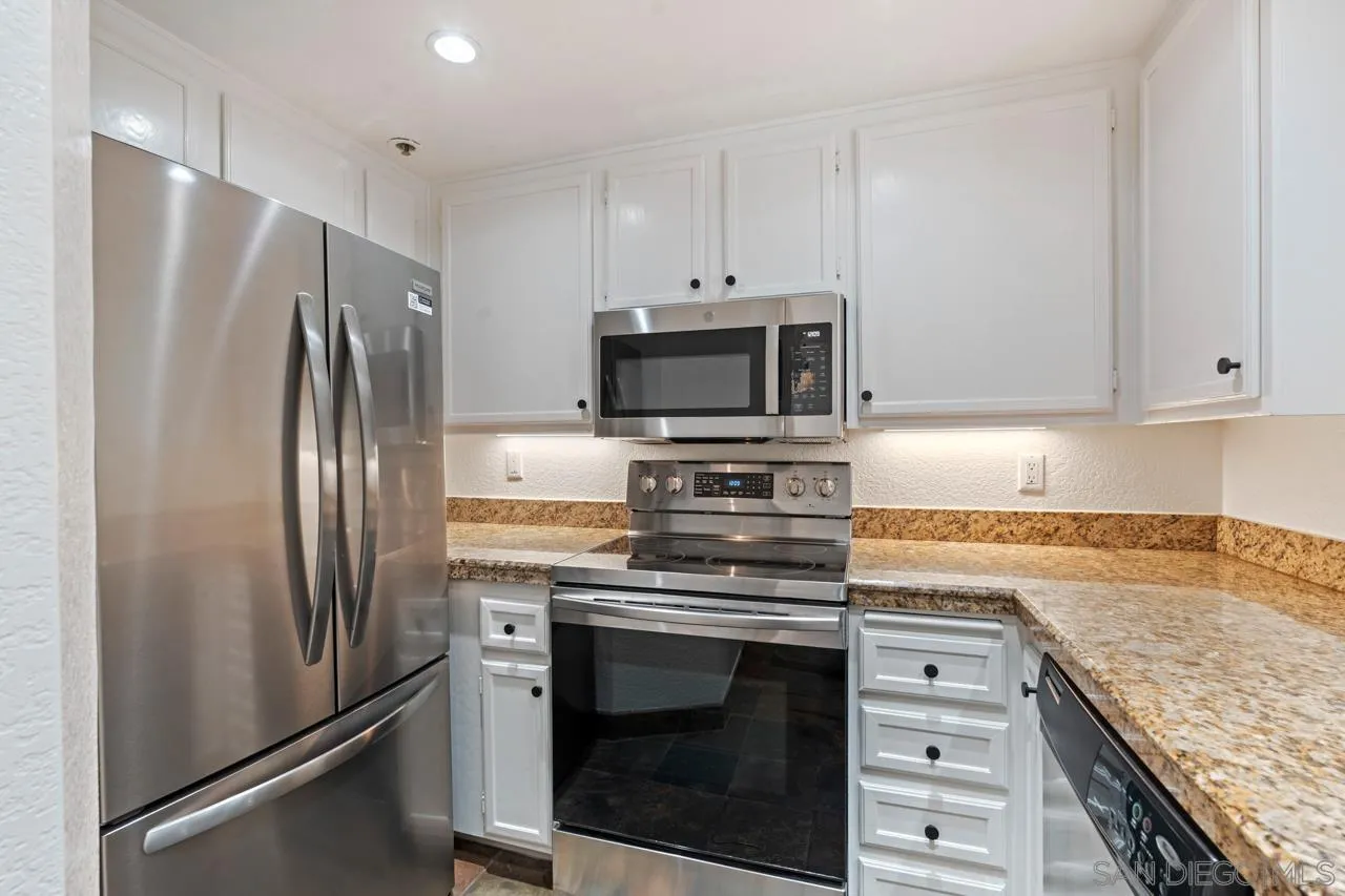 https://cdn.realtyfeed.com/cdn/127/2600473/542a752d7ae71ed77c70e3c44d11177c.webp