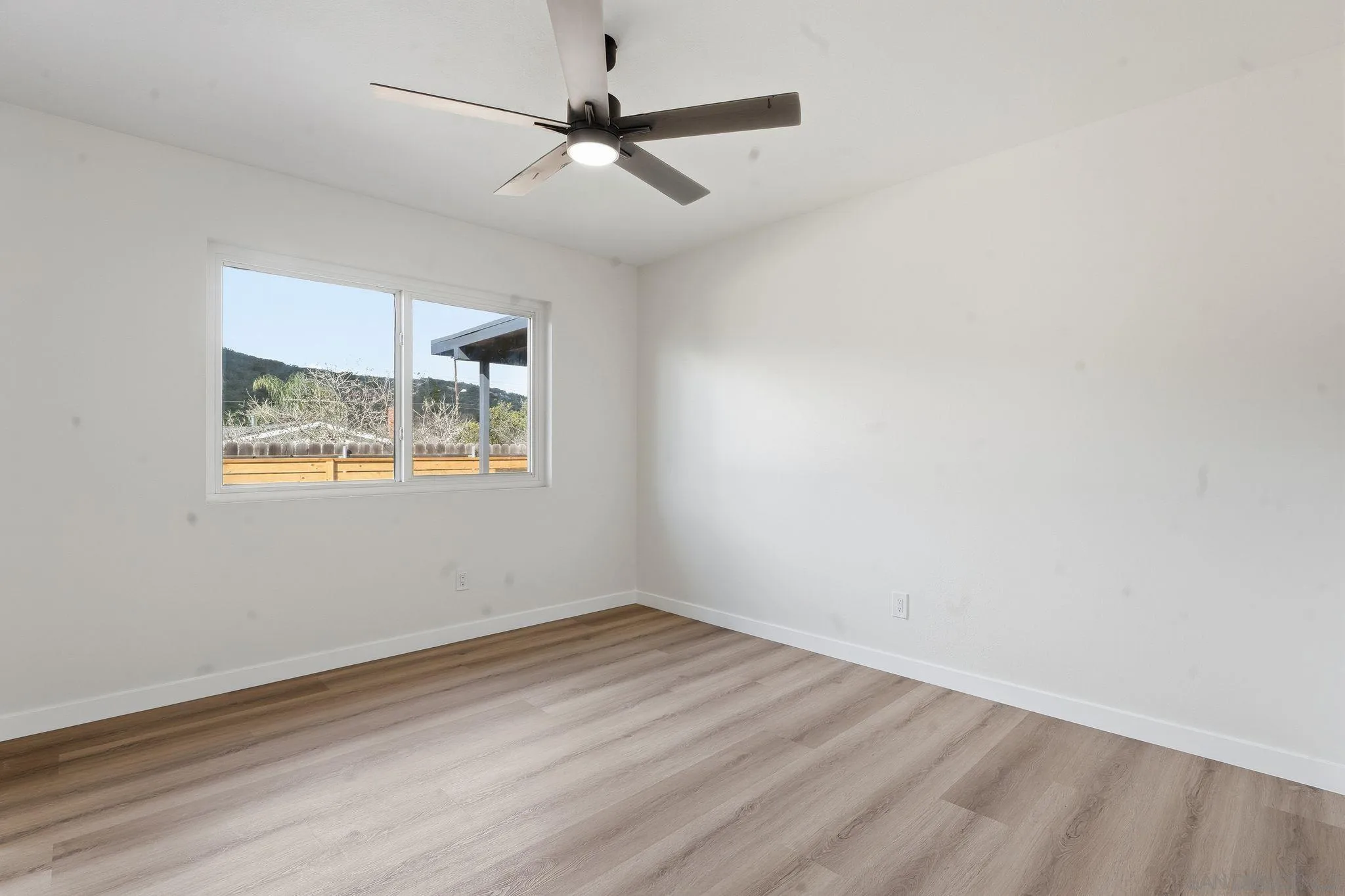 https://cdn.realtyfeed.com/cdn/127/2600483/3ba472c53600c74f24d4a9ad9eae5c7a.webp