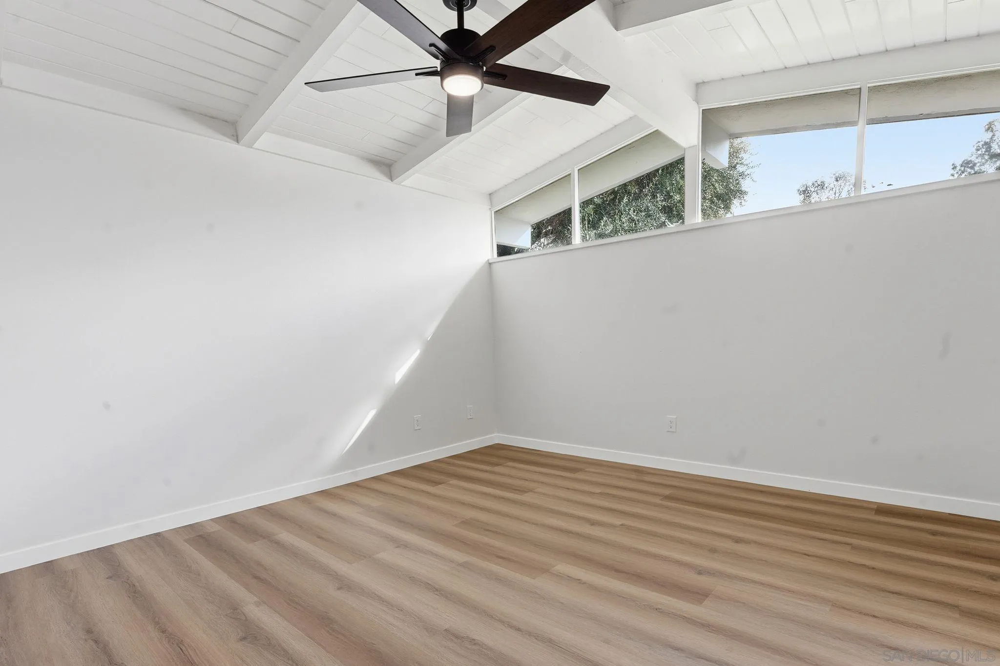 https://cdn.realtyfeed.com/cdn/127/2600483/49d8e5375850a3576761eb6d9db55d61.webp