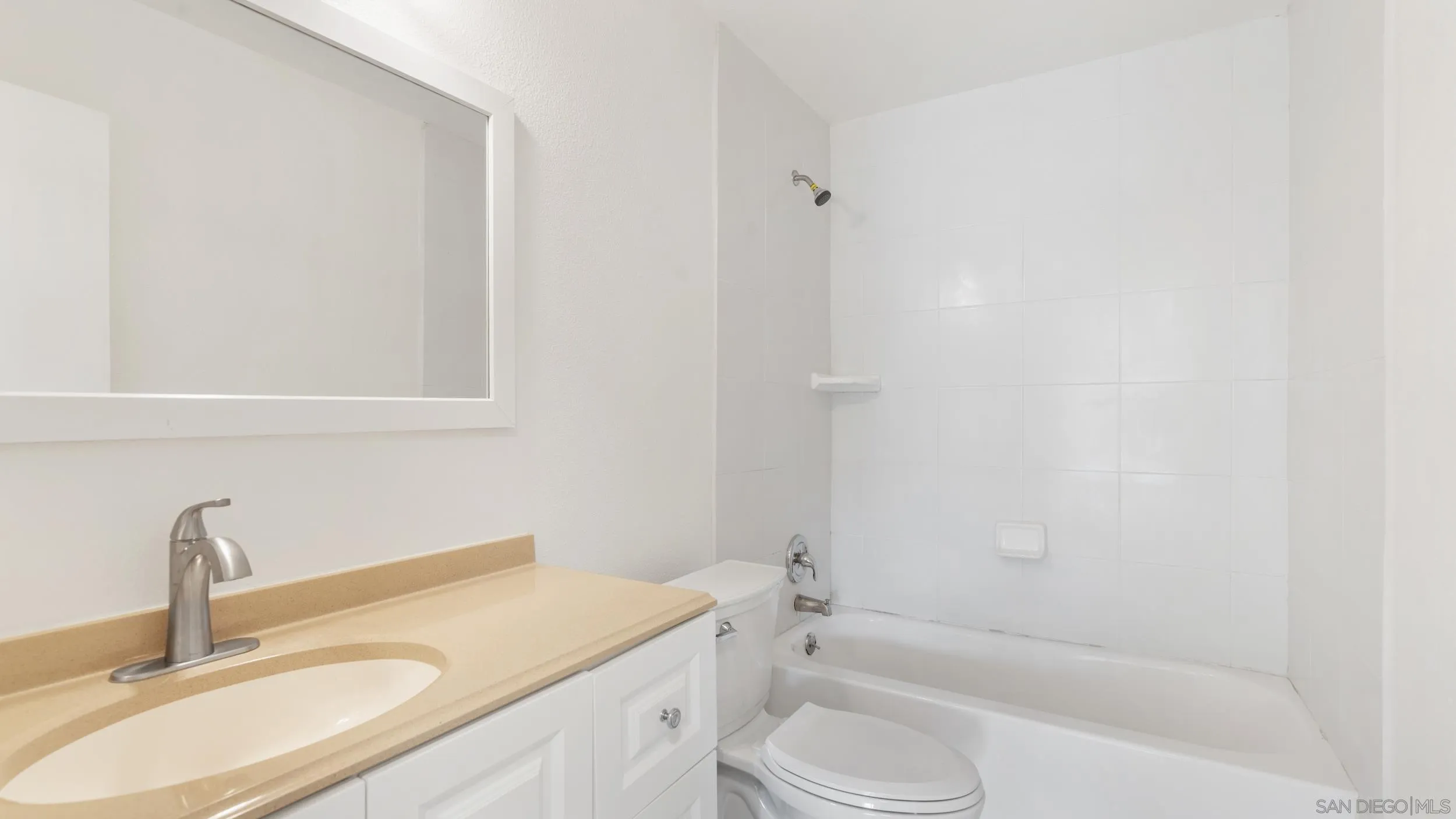 Photo #15: 2600502 Listing: Photo #15