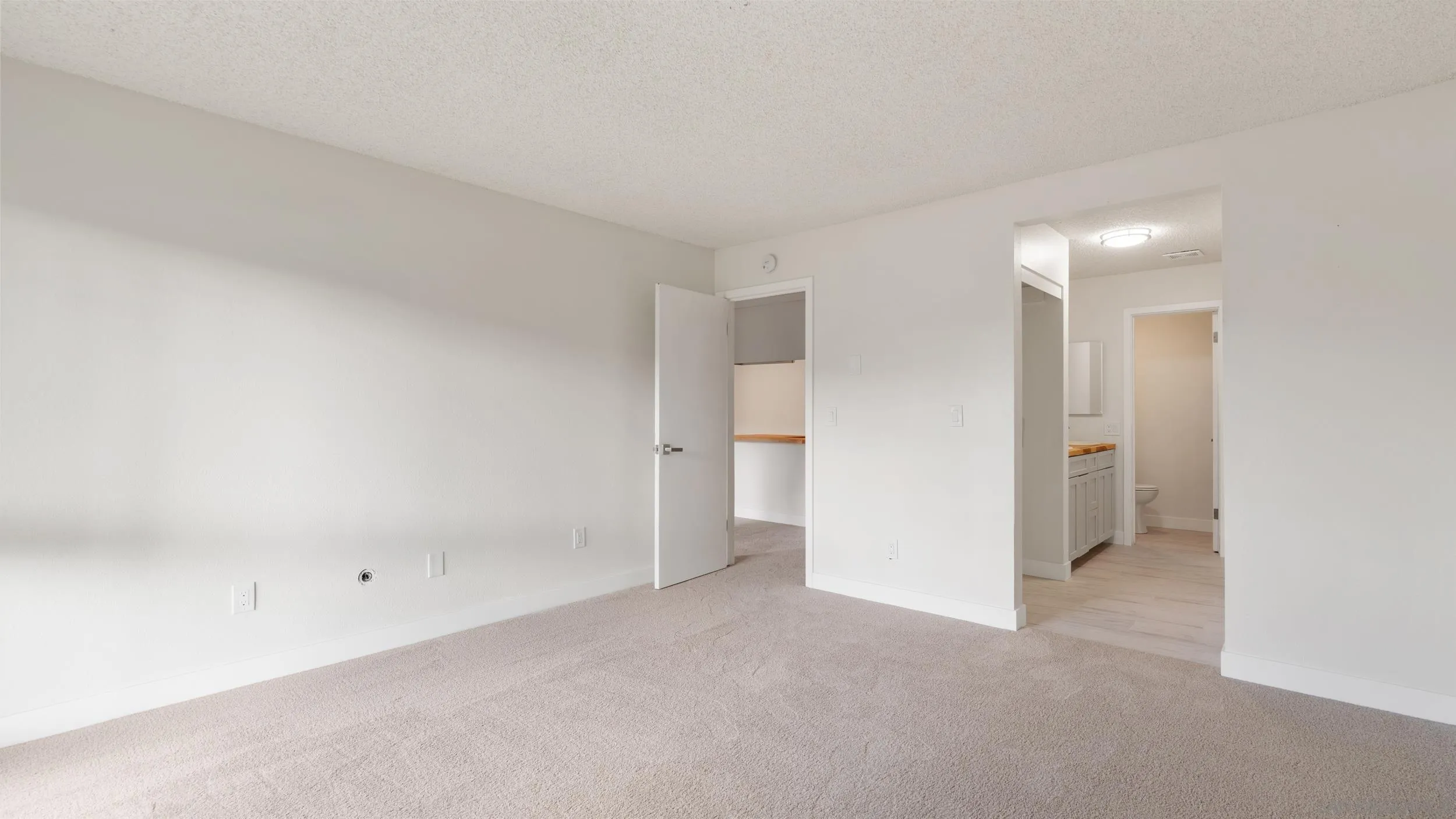 Photo #2: 2600502 Listing: Photo #2