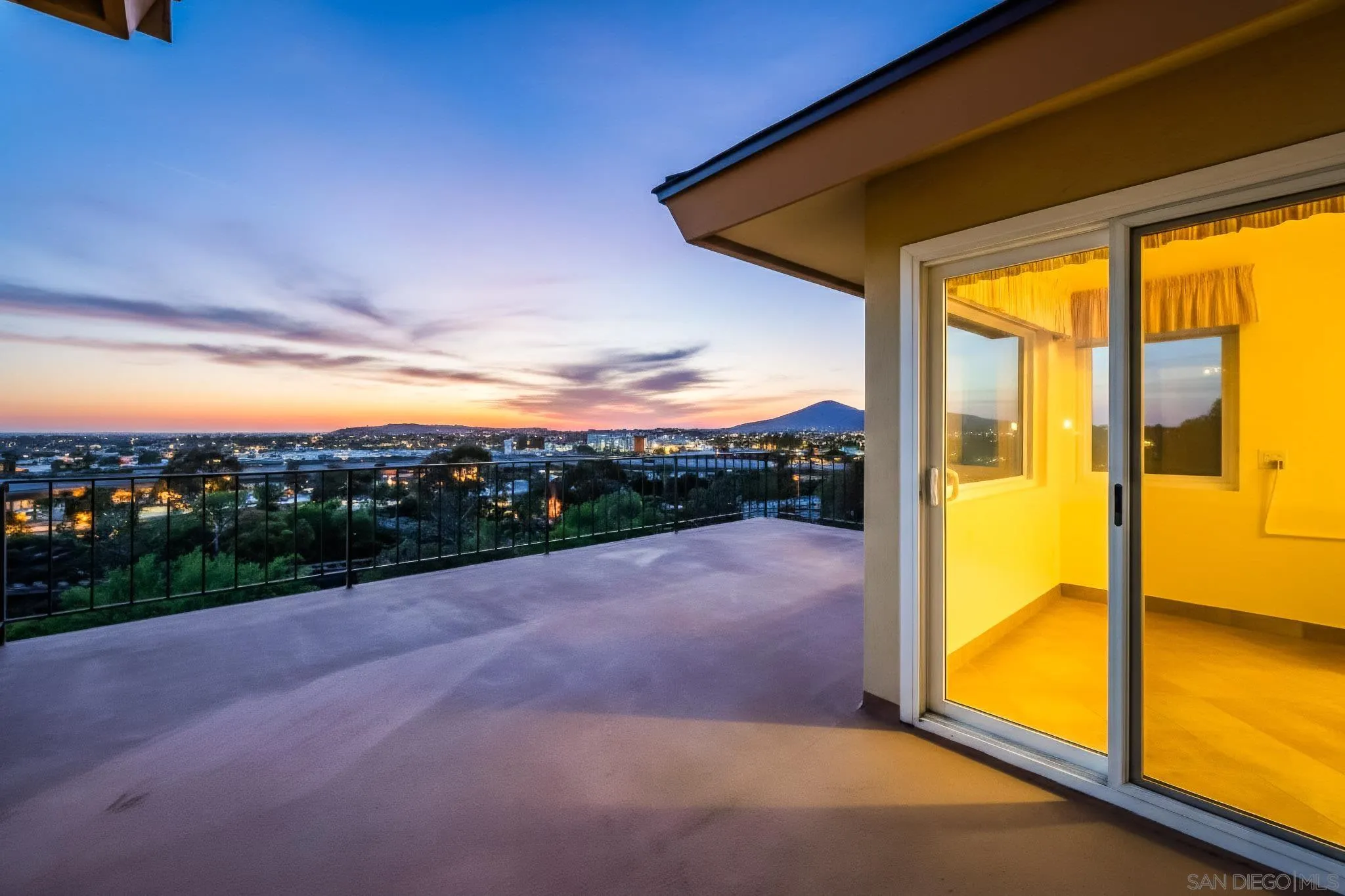 https://cdn.realtyfeed.com/cdn/127/2600505/eb1c69e45d61f788f46cc1729b2d87ca.webp