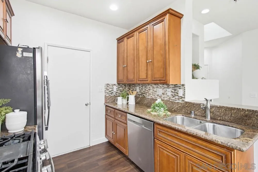 https://cdn.realtyfeed.com/cdn/127/2600507/1042d7eff69d452436bf2561ac61942d.webp