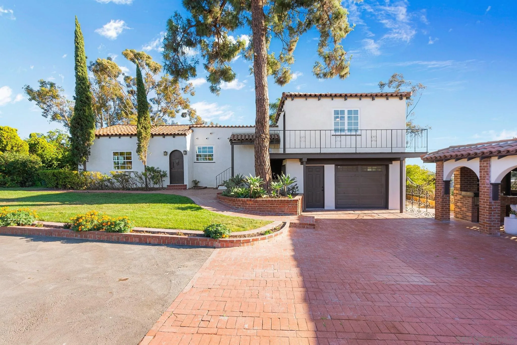 https://cdn.realtyfeed.com/cdn/127/2600509/15a72b50b7267439e9f0022943e0496a.webp