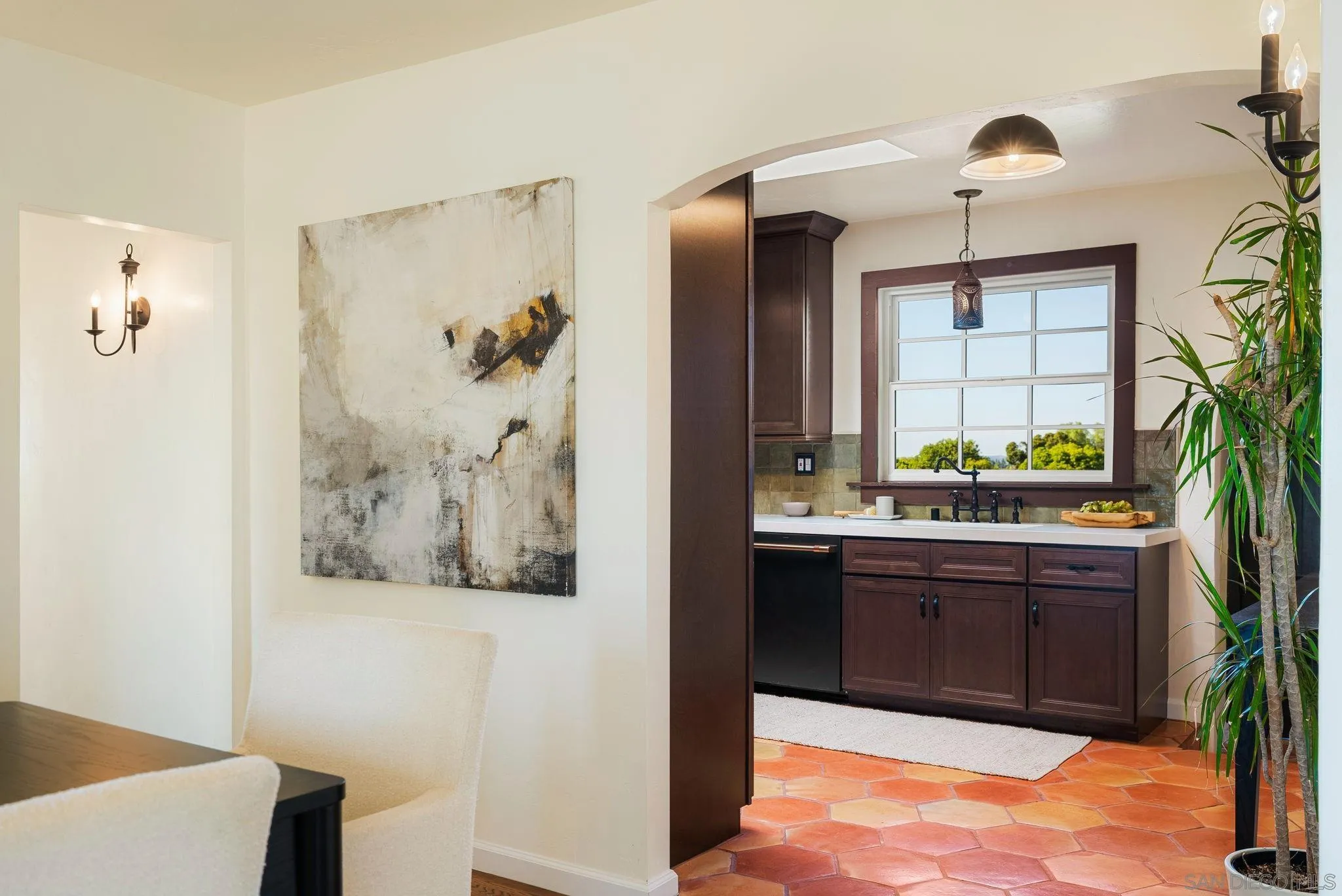 https://cdn.realtyfeed.com/cdn/127/2600509/2c33dc86cc18a78e049210532e321ad7.webp