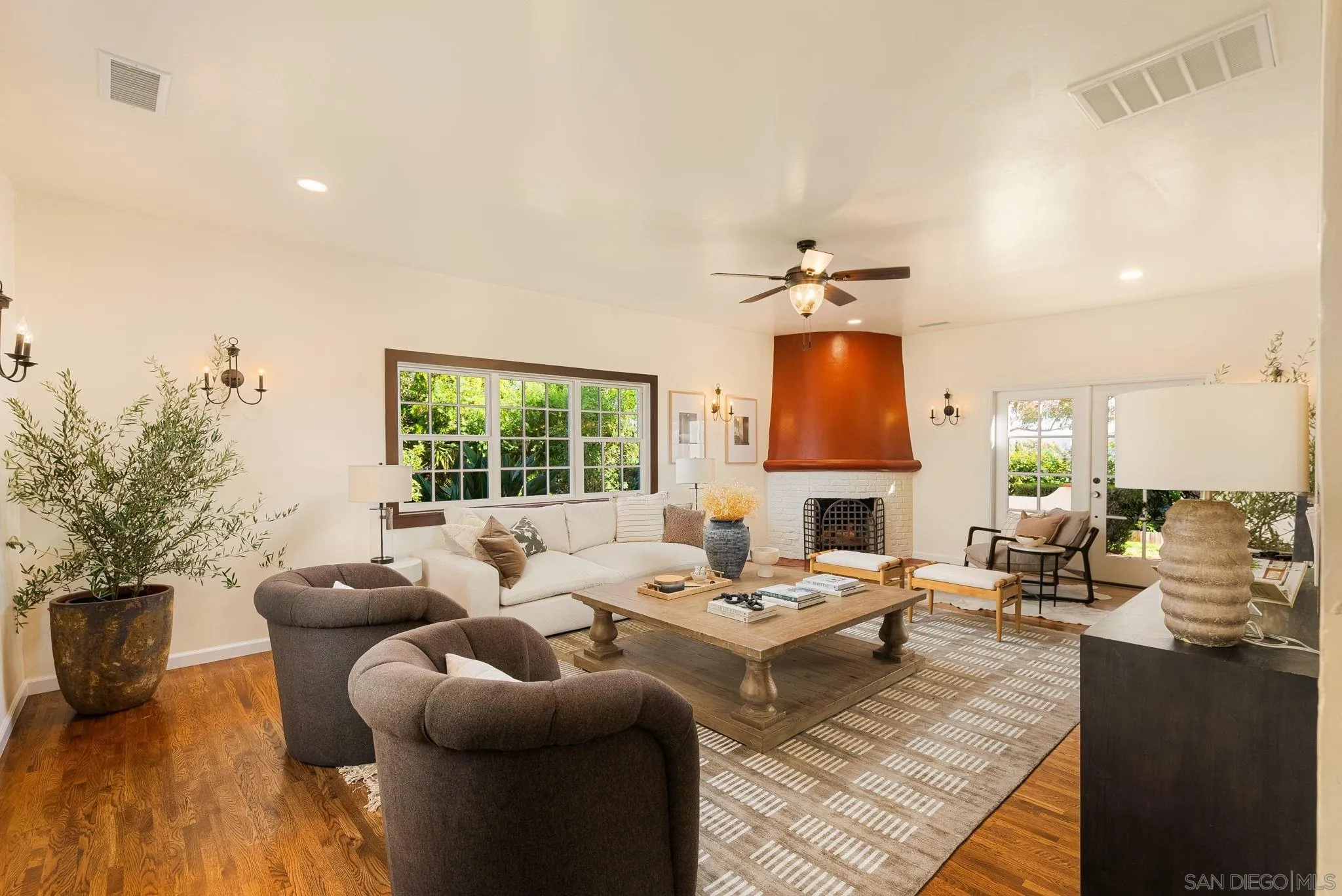 https://cdn.realtyfeed.com/cdn/127/2600509/64bad9663bbb4677098663e1313551c5.webp